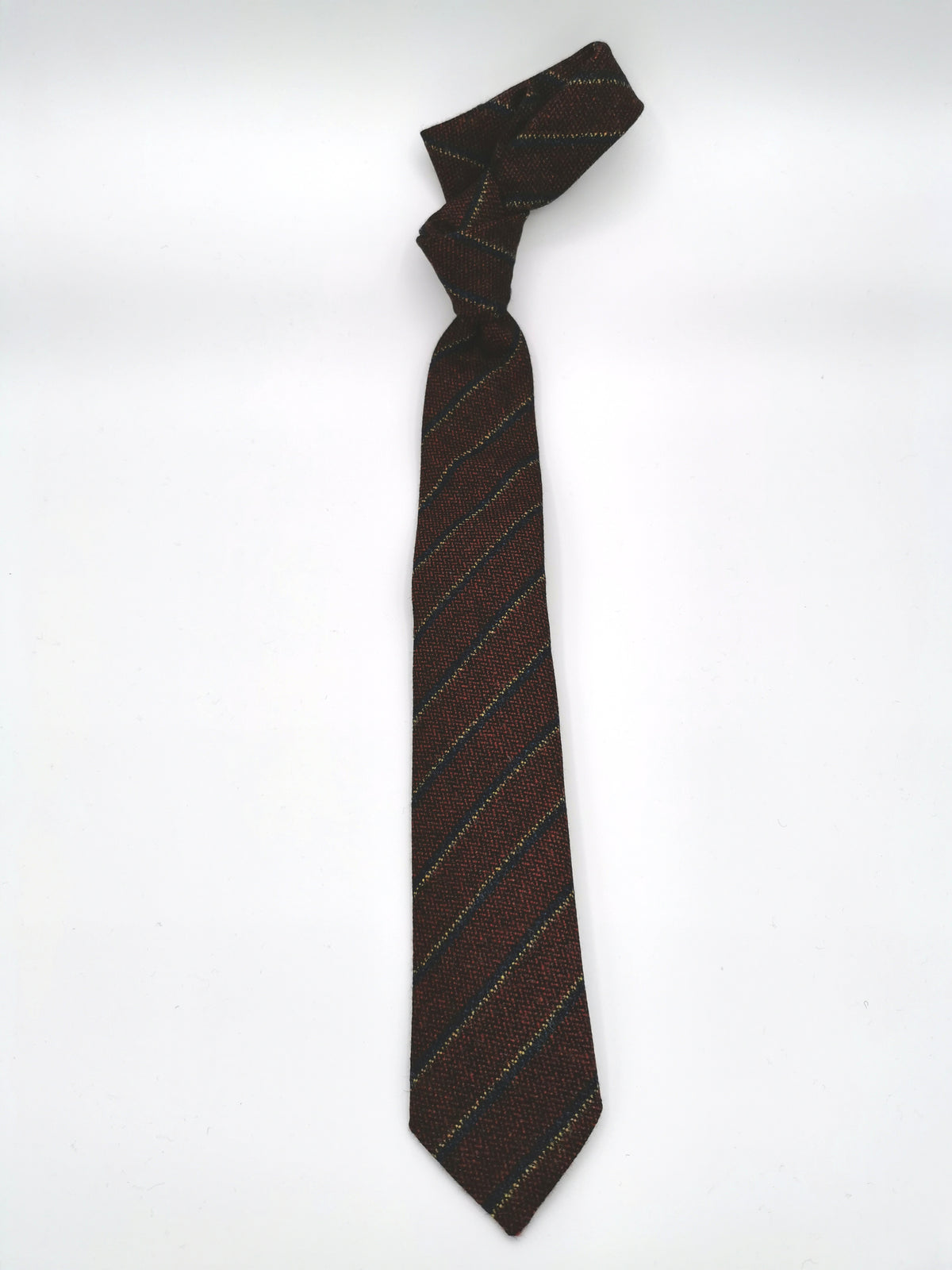 Ferala tie in red wool with thin stripes