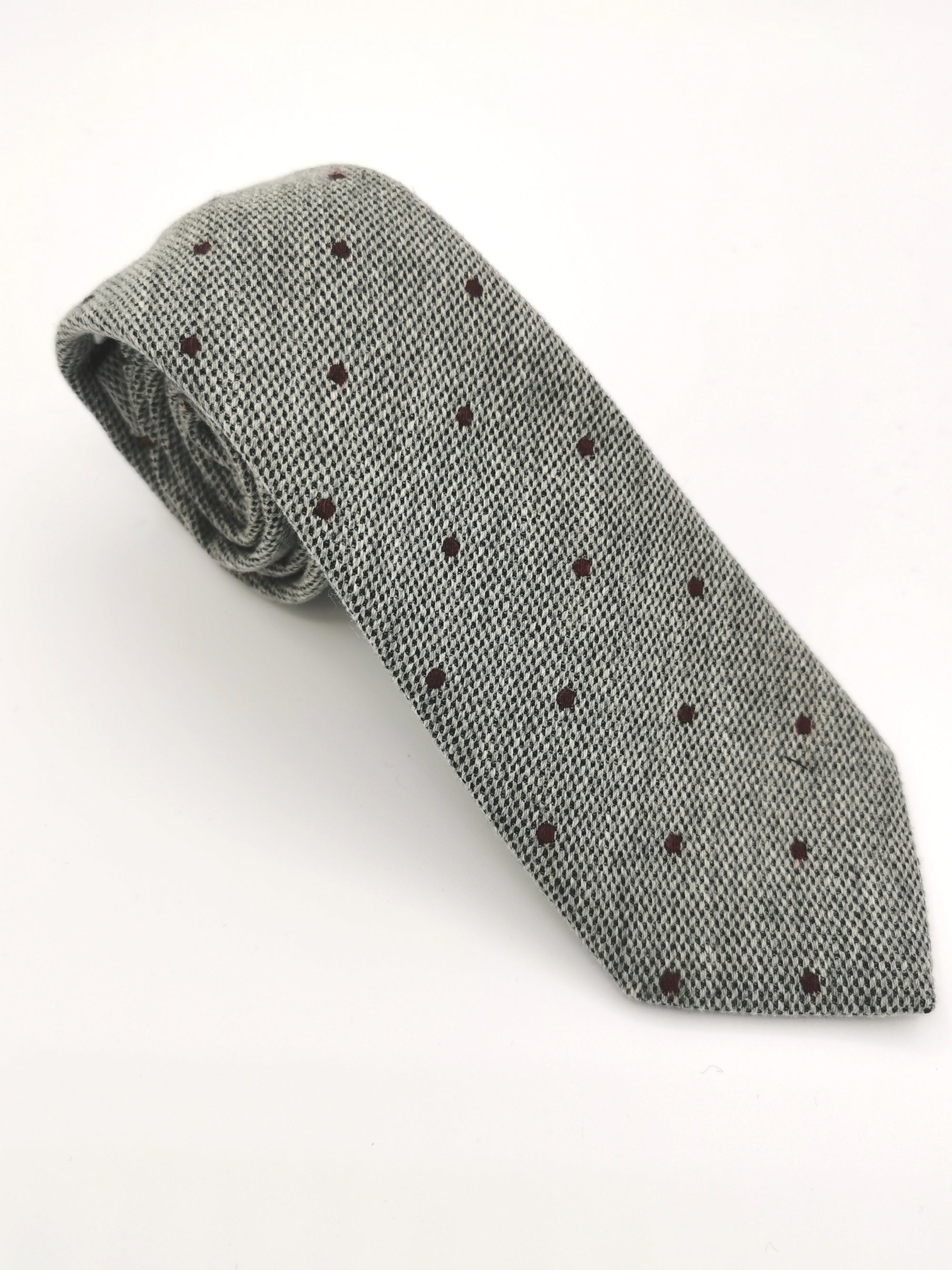 Ferala cashmere/silk tie with burgundy dots