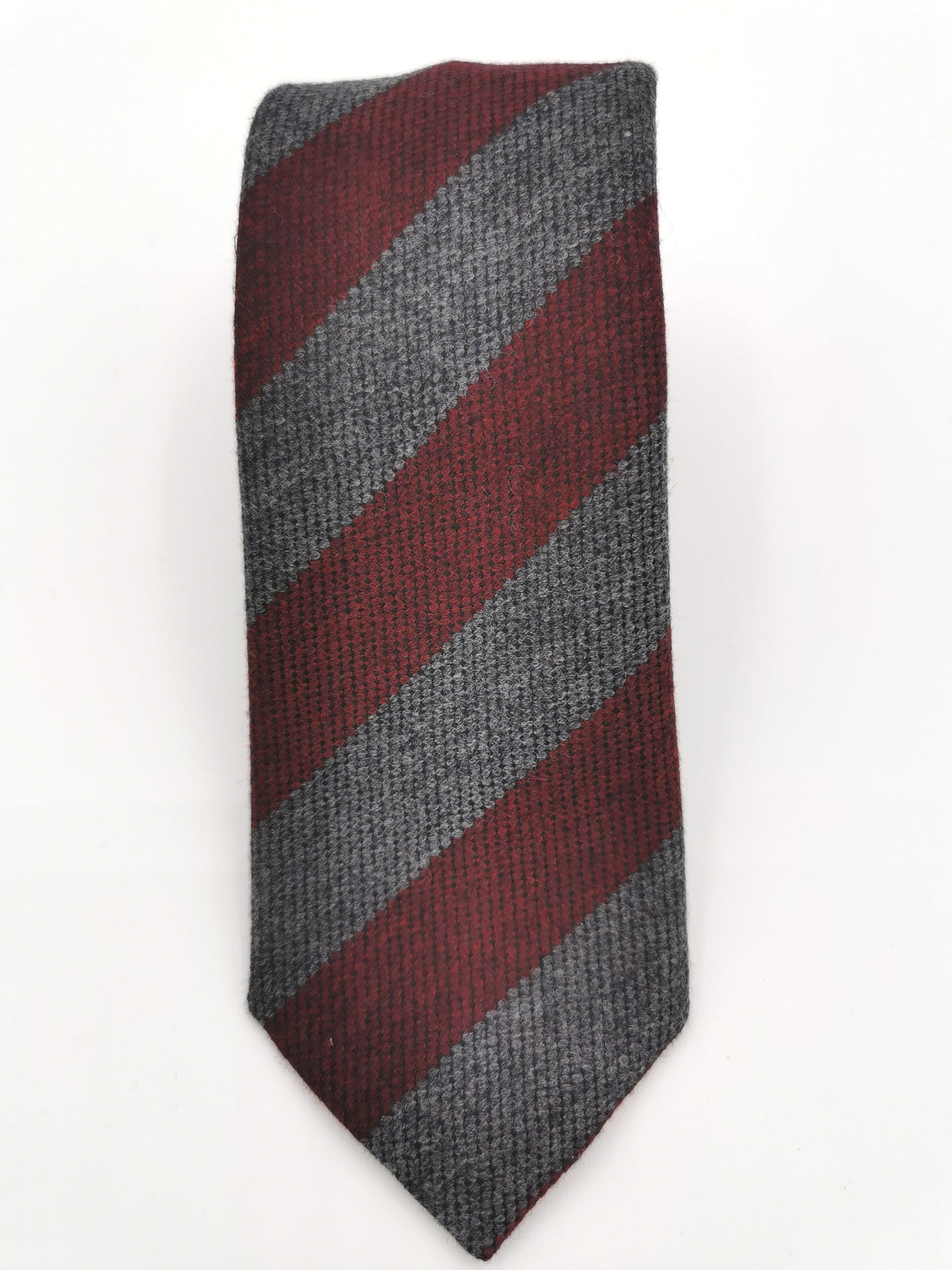 Ferala tie in wool/silk with gray and burgundy stripes