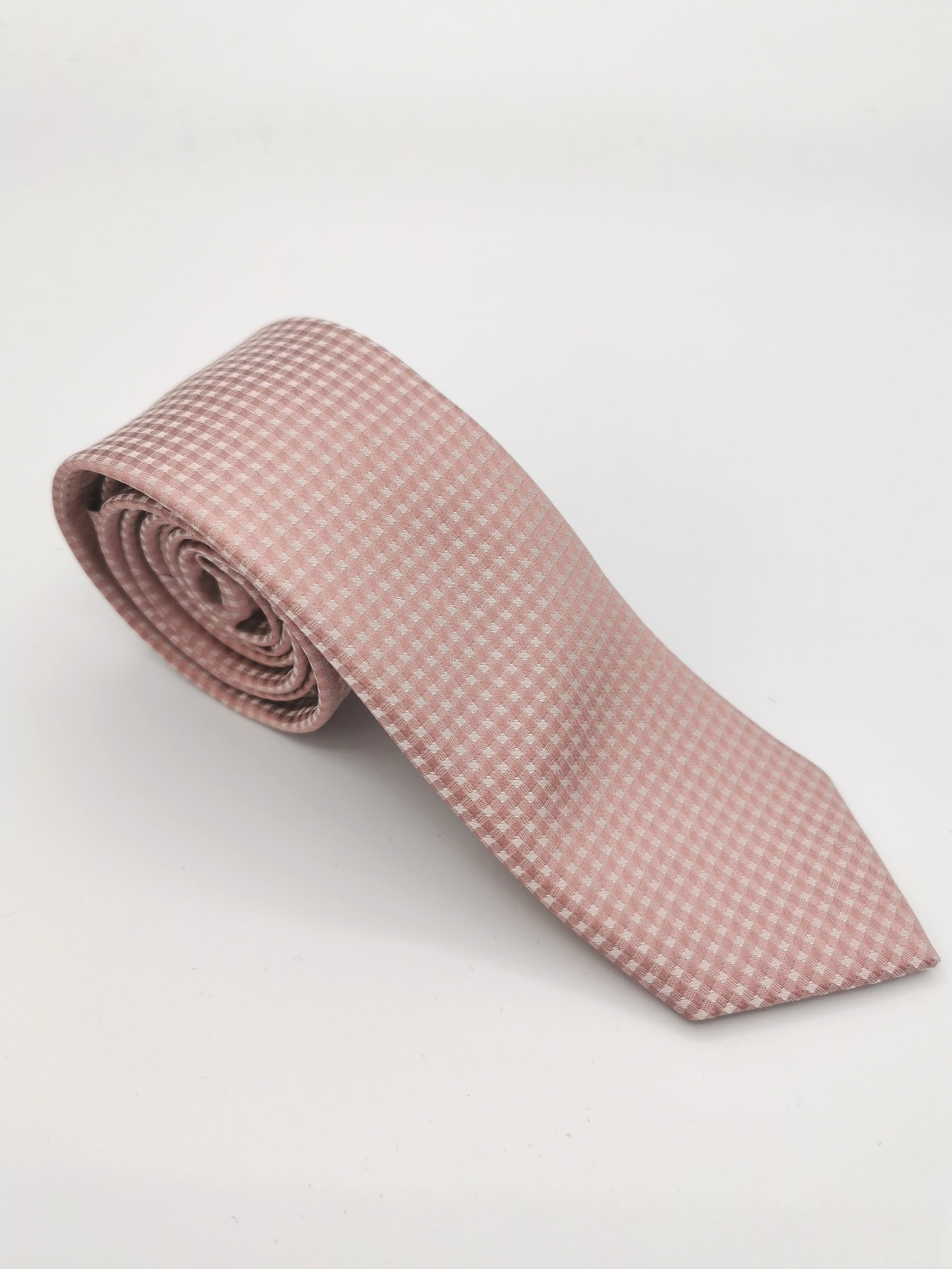 Silk tie with small pink checks