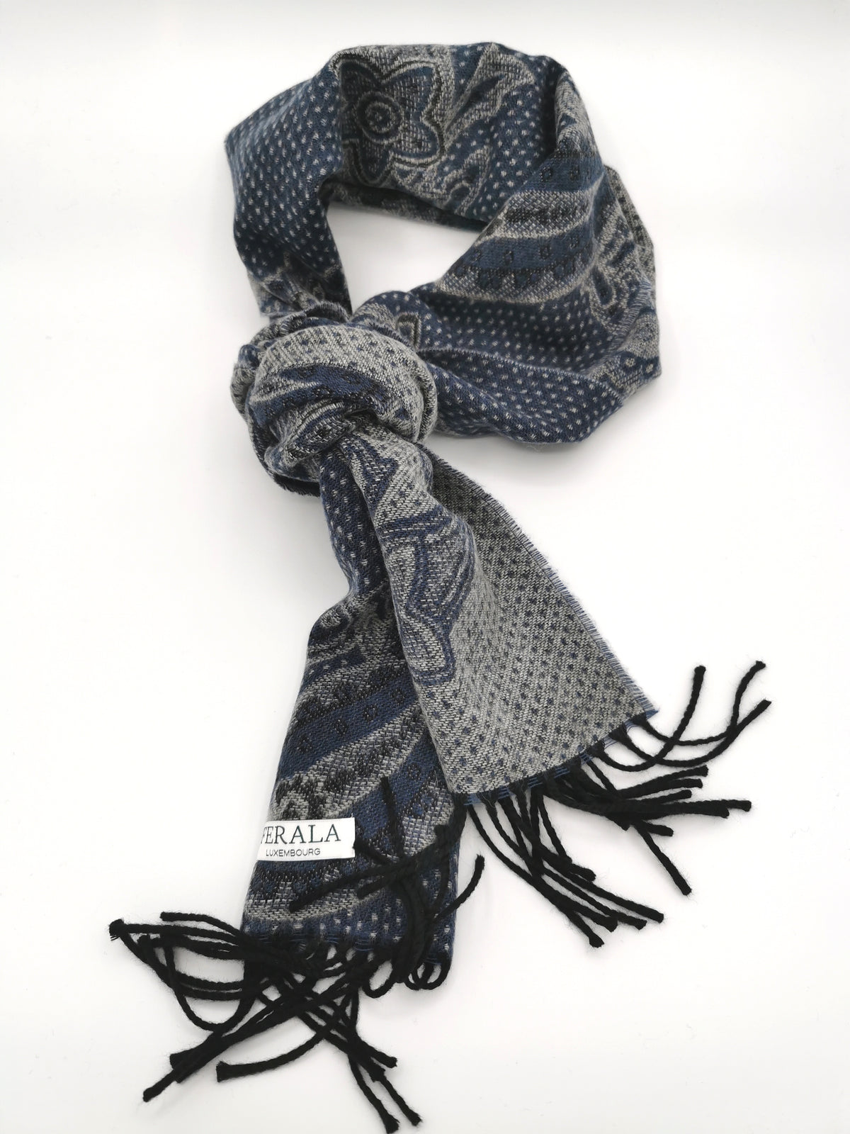 Wool/cashmere paisley scarf