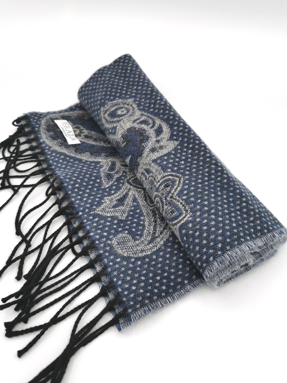 Wool/cashmere paisley scarf