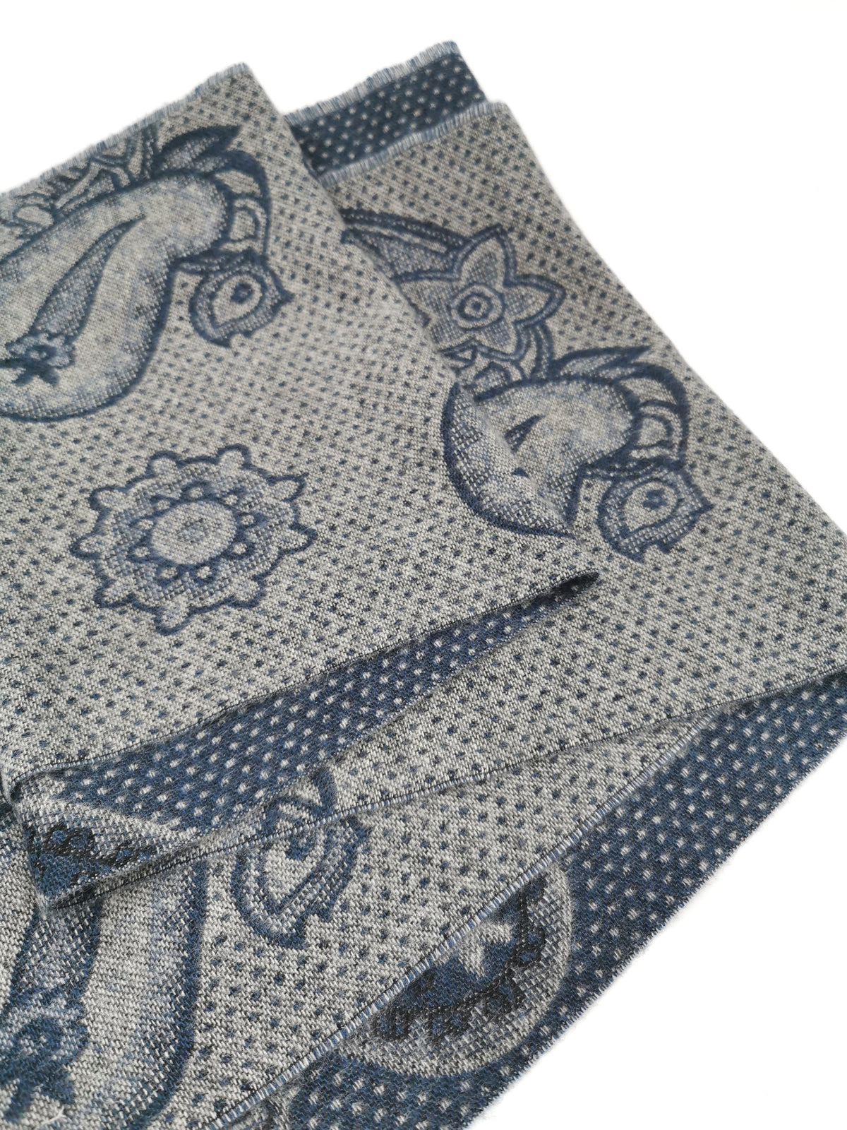 Wool/cashmere paisley scarf