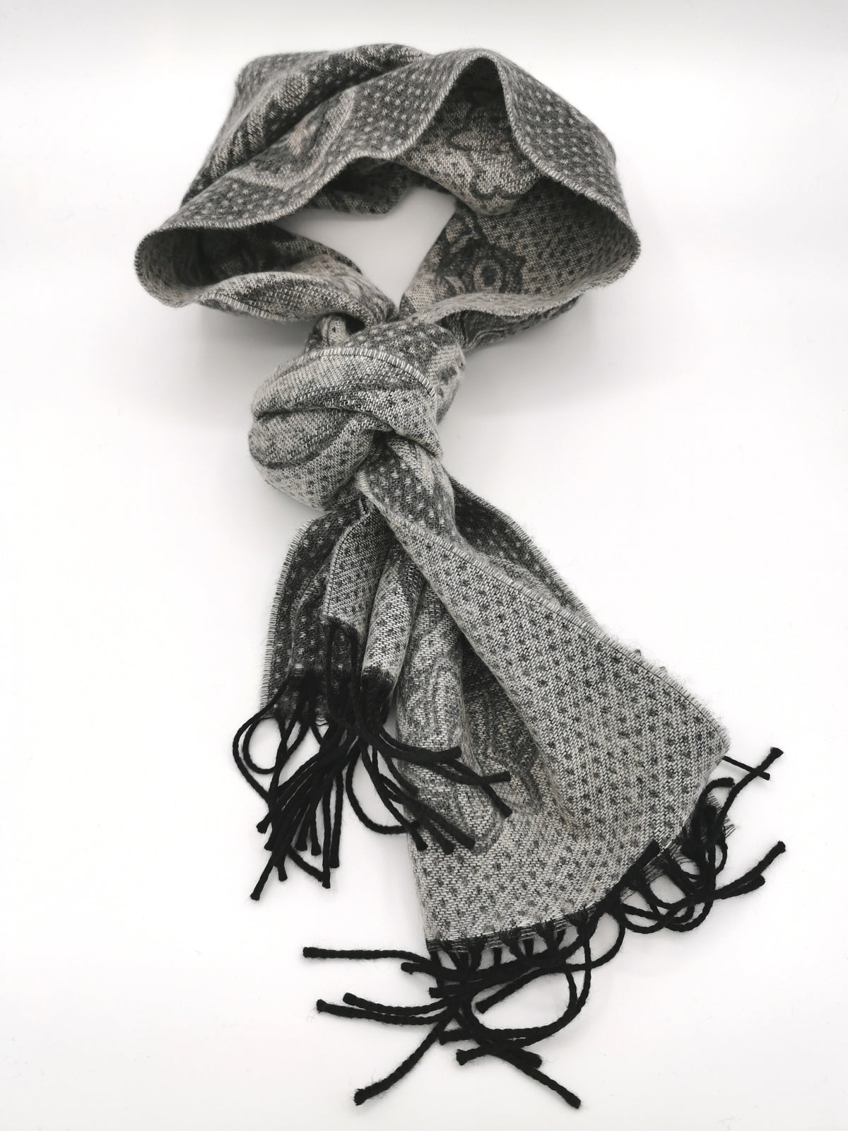 Wool/cashmere paisley scarf