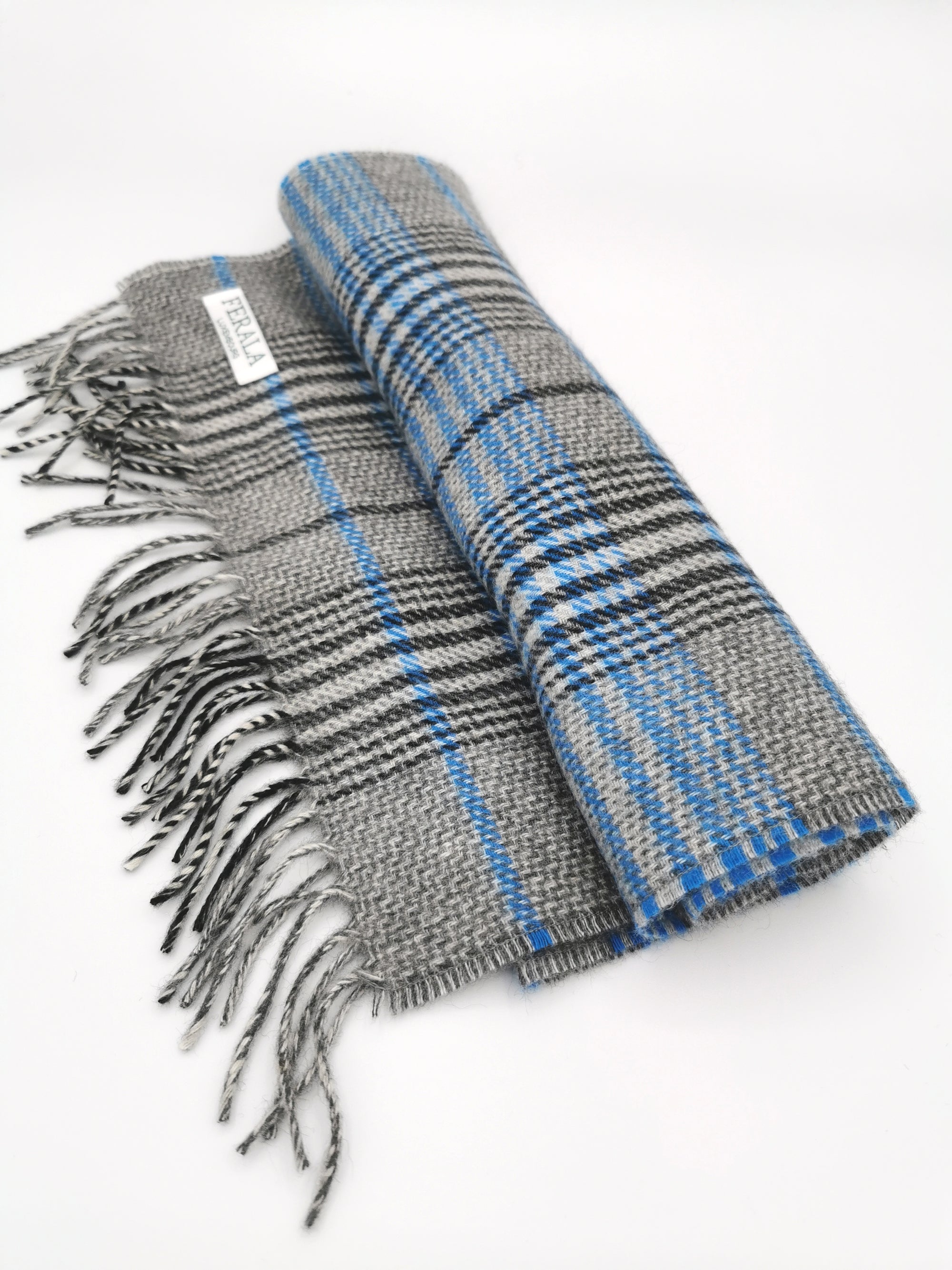 Cashmere scarf with black and blue grid