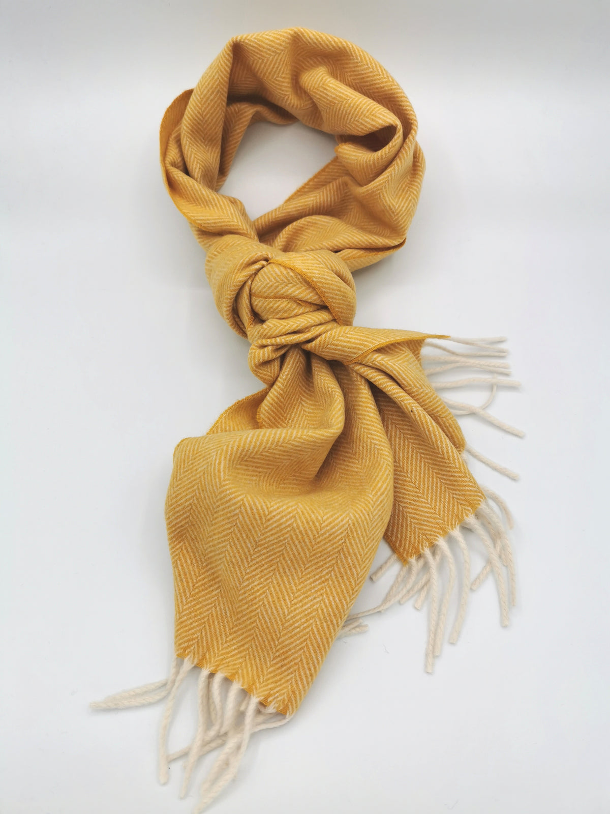 Herringbone cashmere scarf with white fringes
