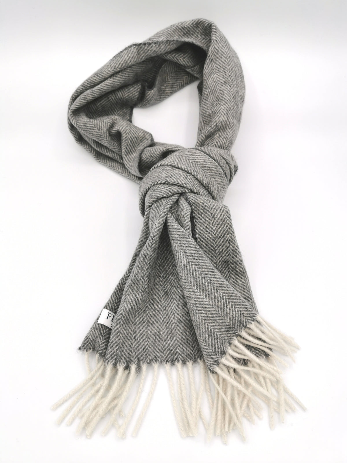 Herringbone cashmere scarf with white fringes