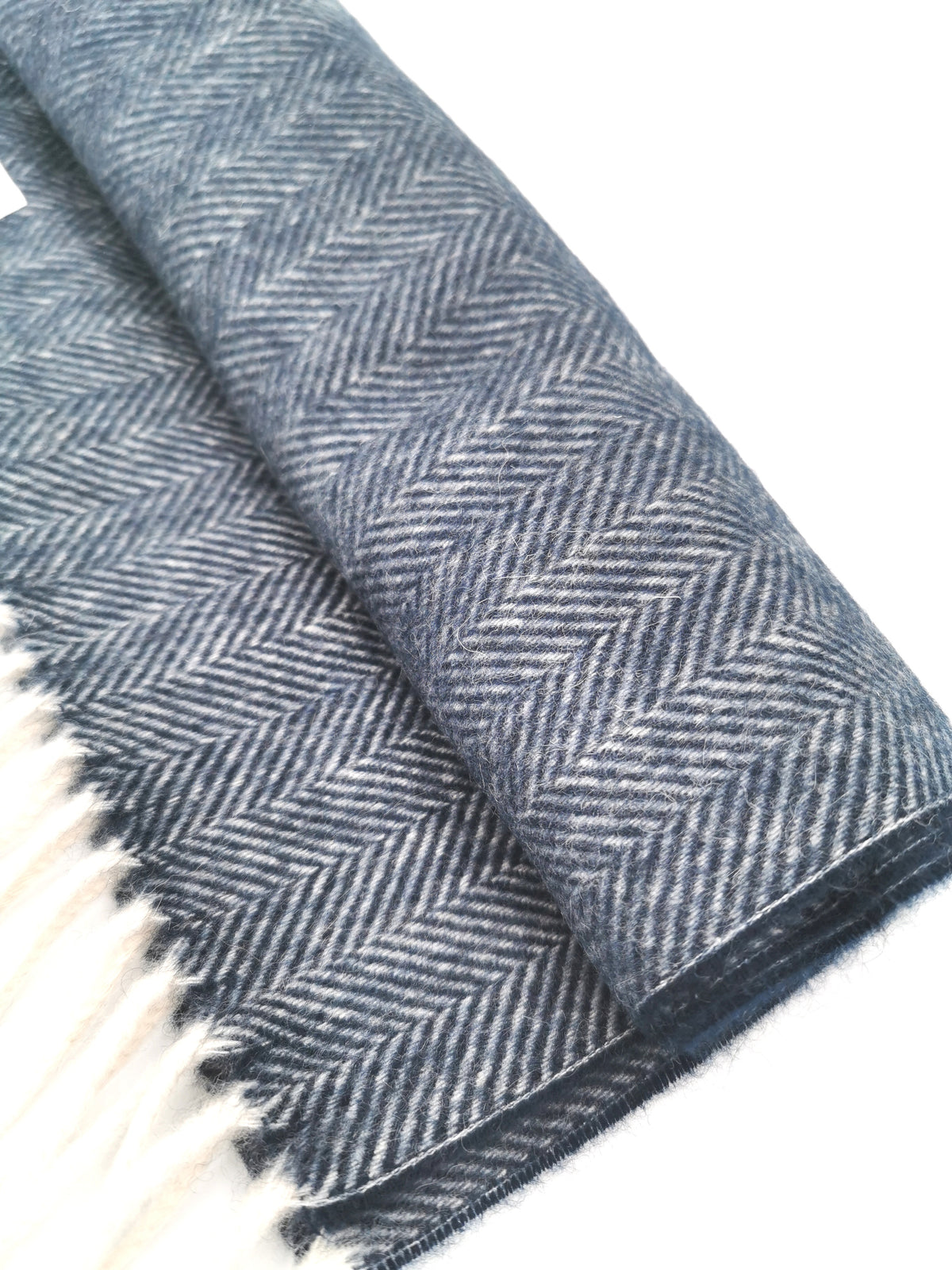 Herringbone cashmere scarf with white fringes