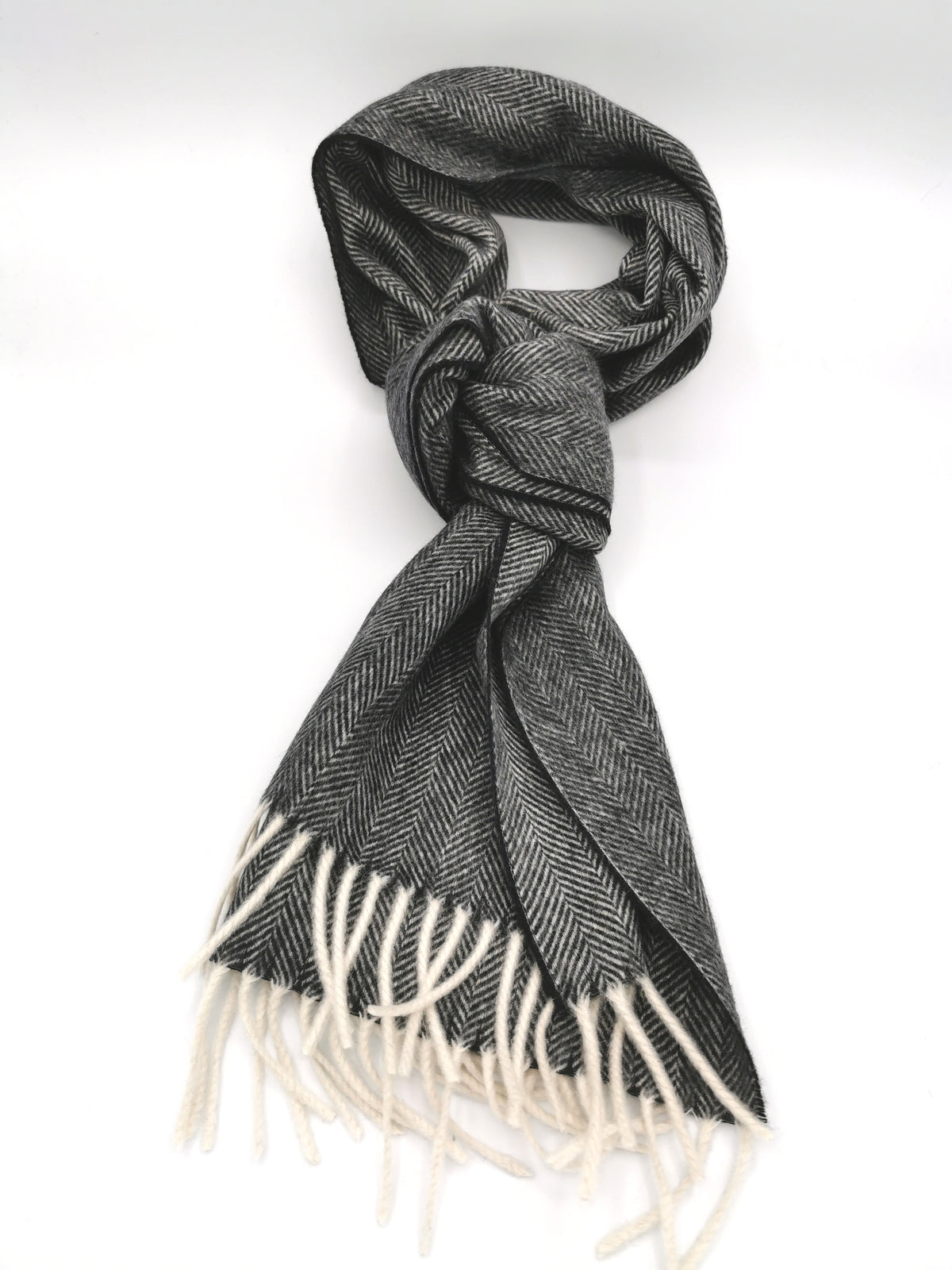 Herringbone cashmere scarf with white fringes