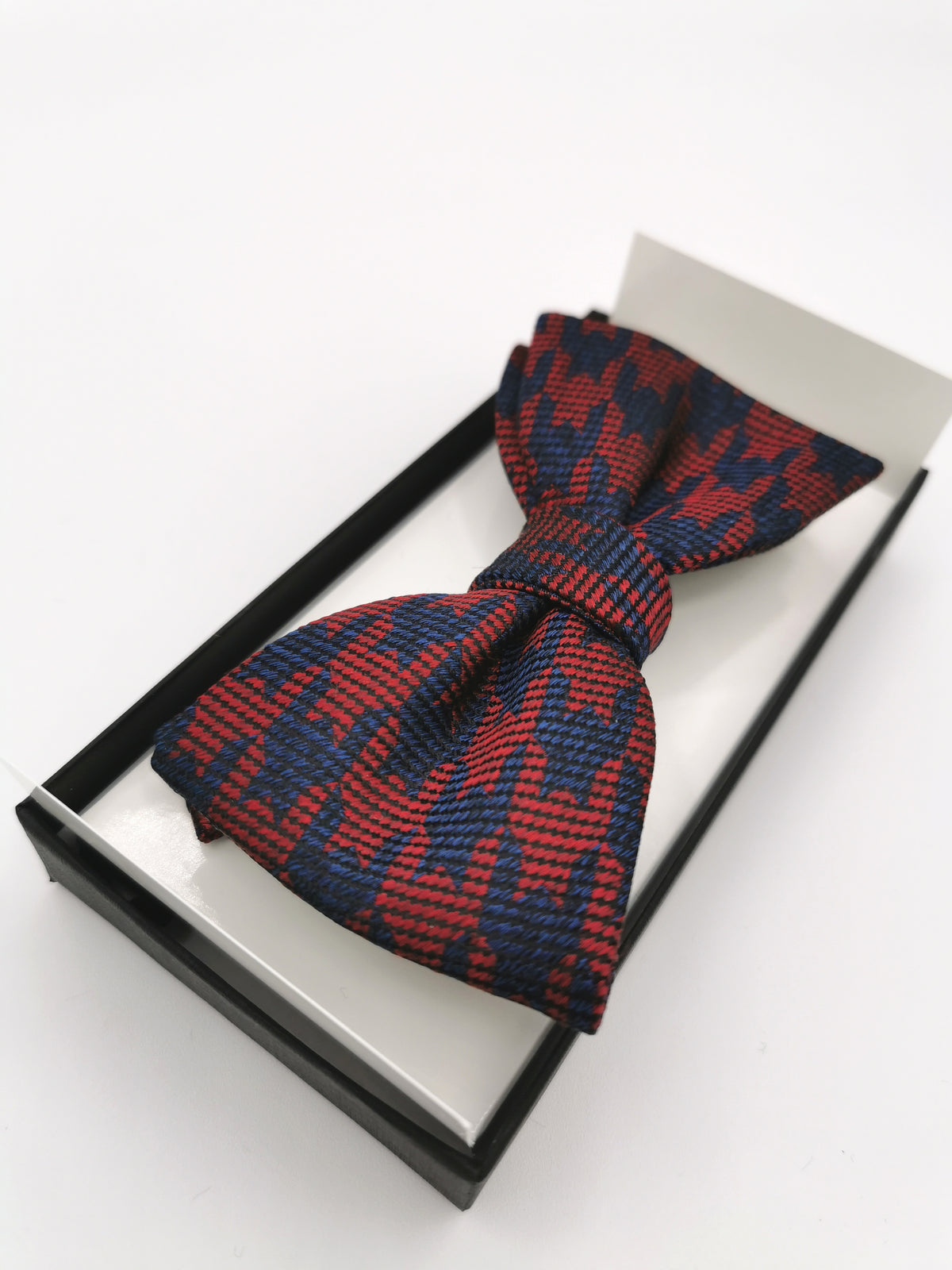 Ferala houndstooth silk bow tie