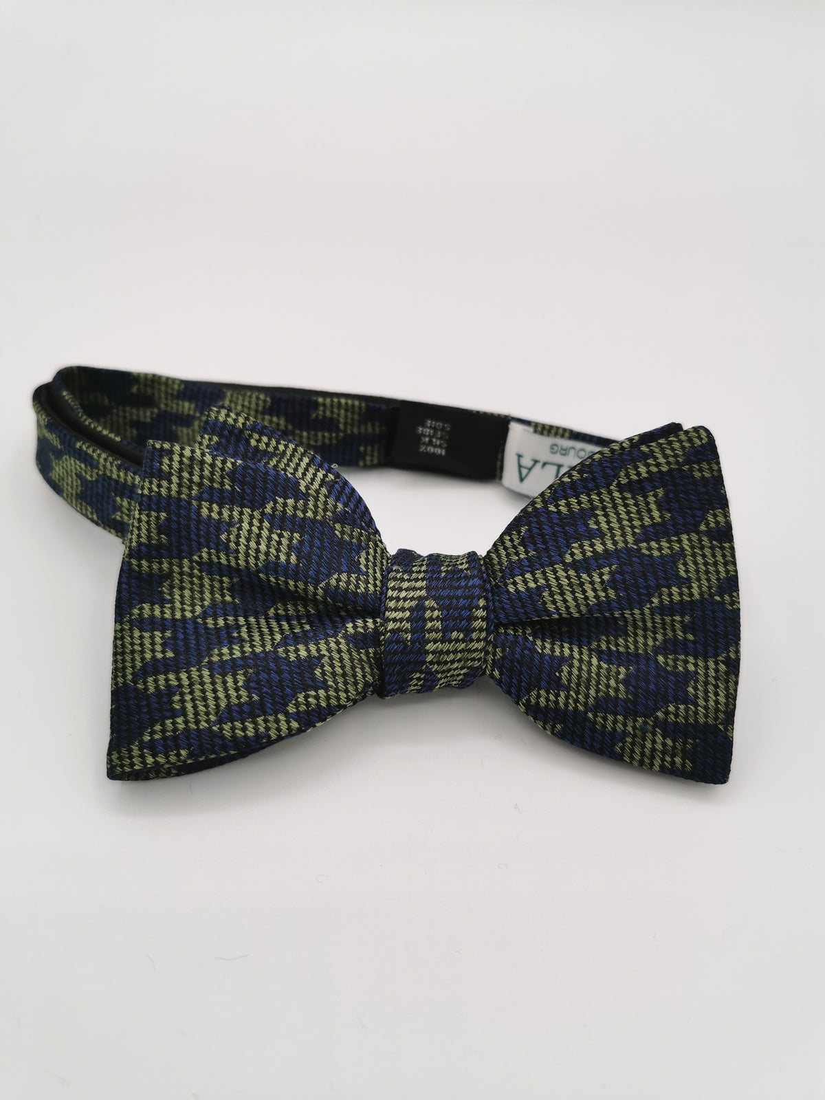 Ferala houndstooth silk bow tie