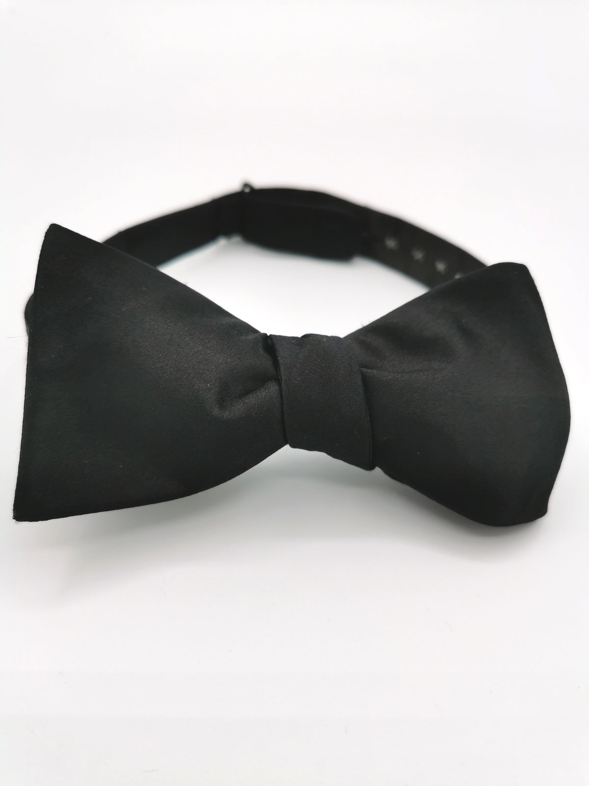 Plain silk satin bow tie