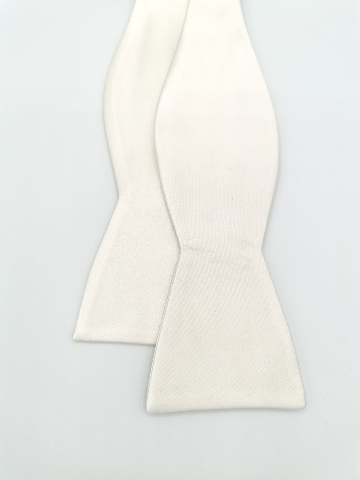 Plain silk satin bow tie
