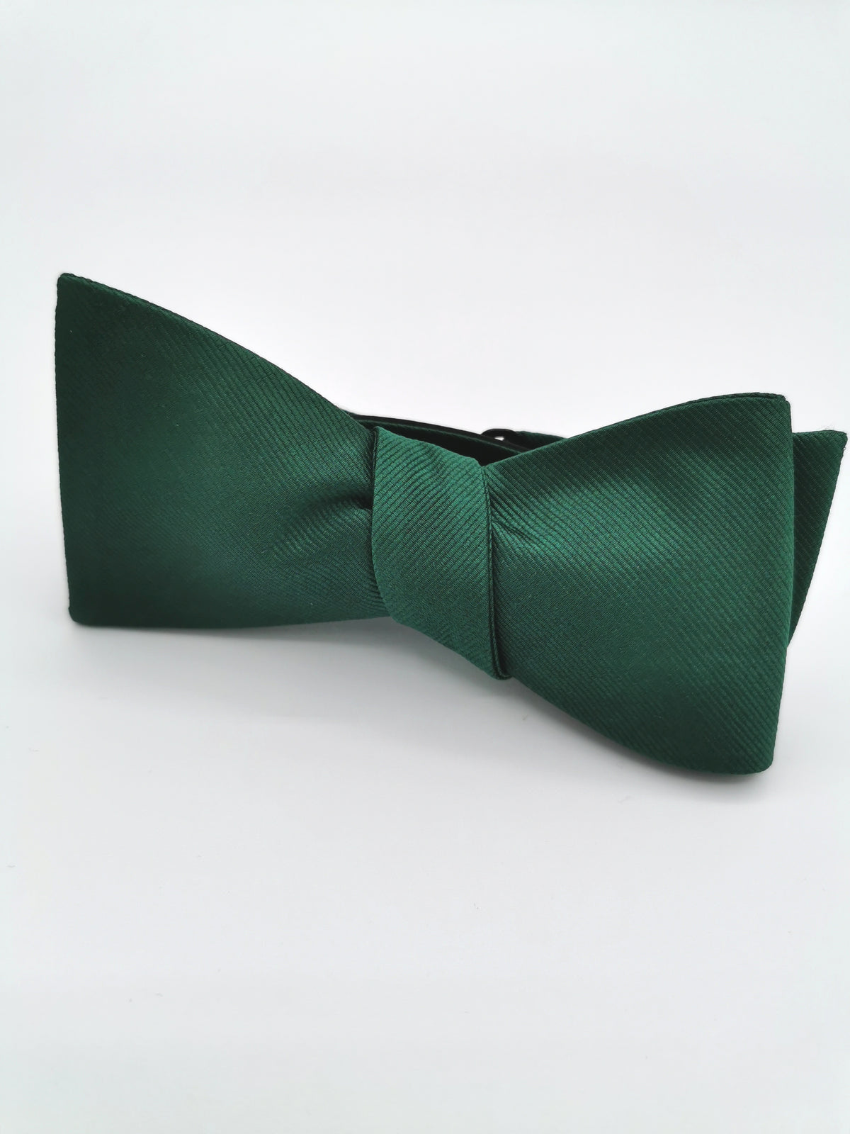 Plain silk twill bow tie