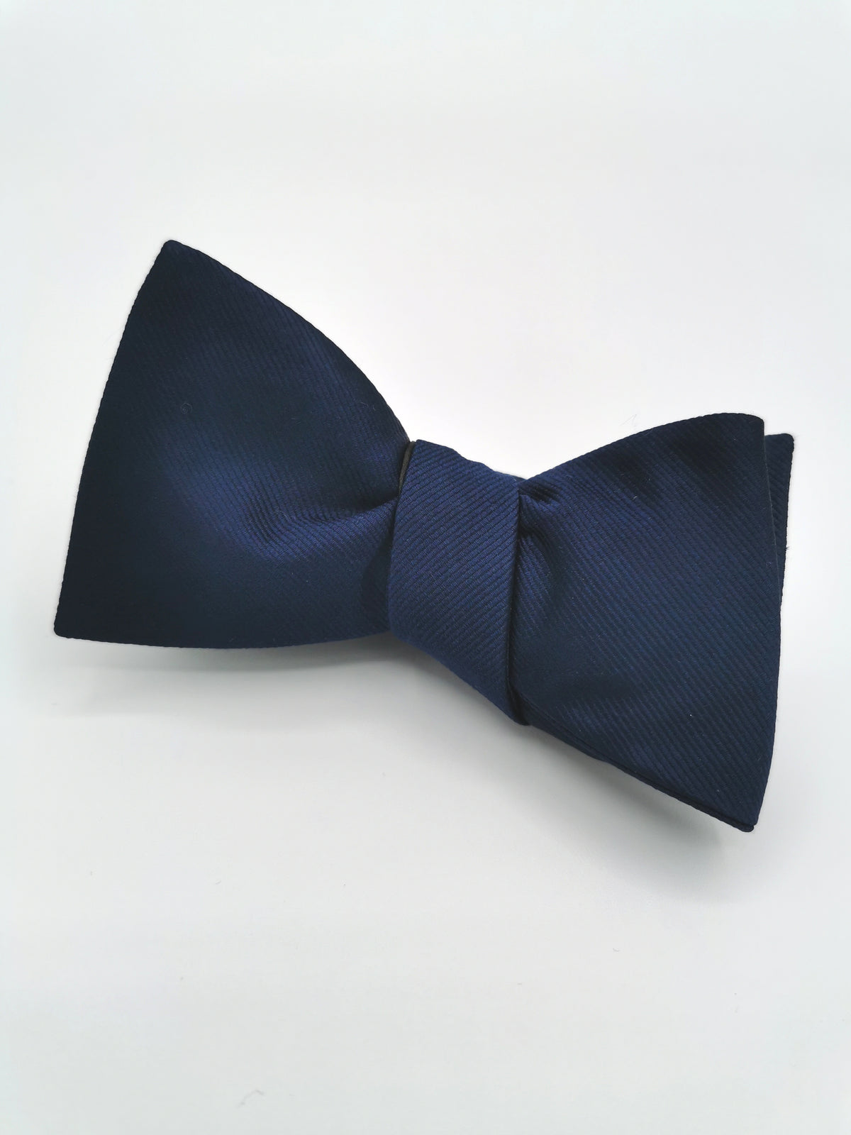 Plain silk twill bow tie