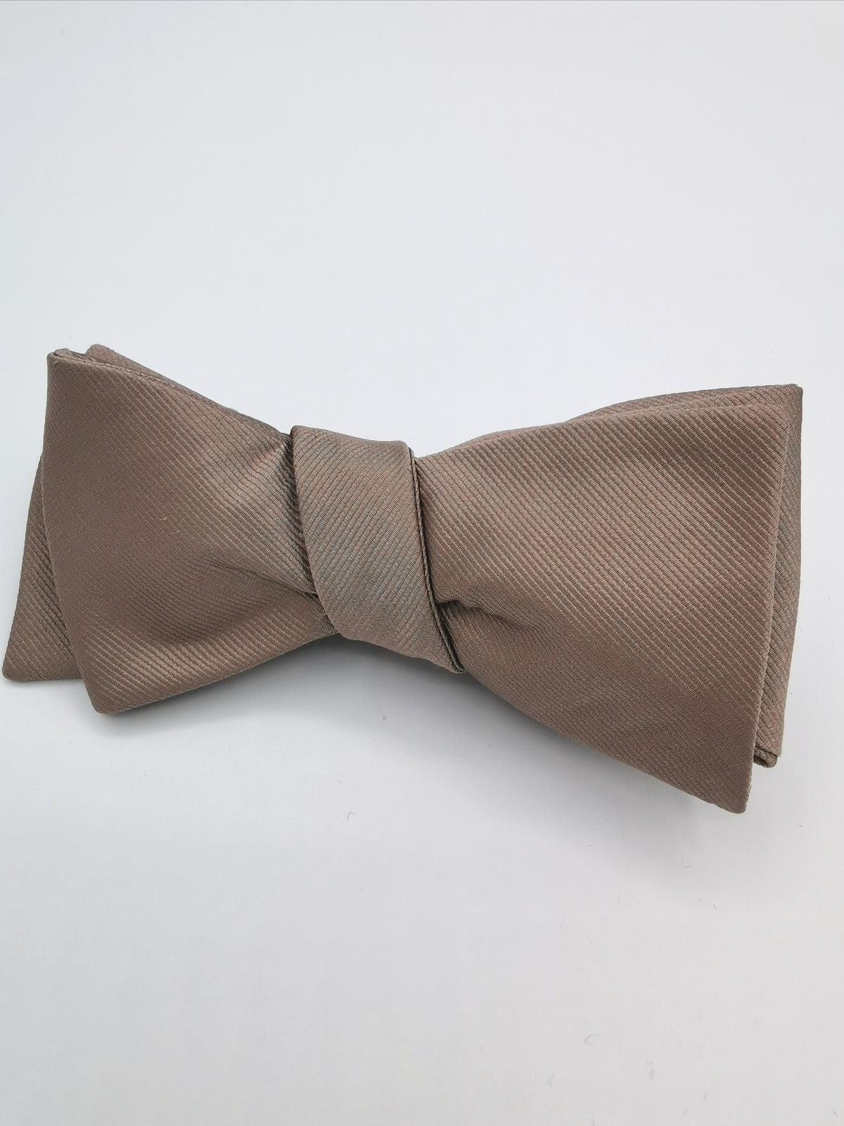 Plain silk twill bow tie