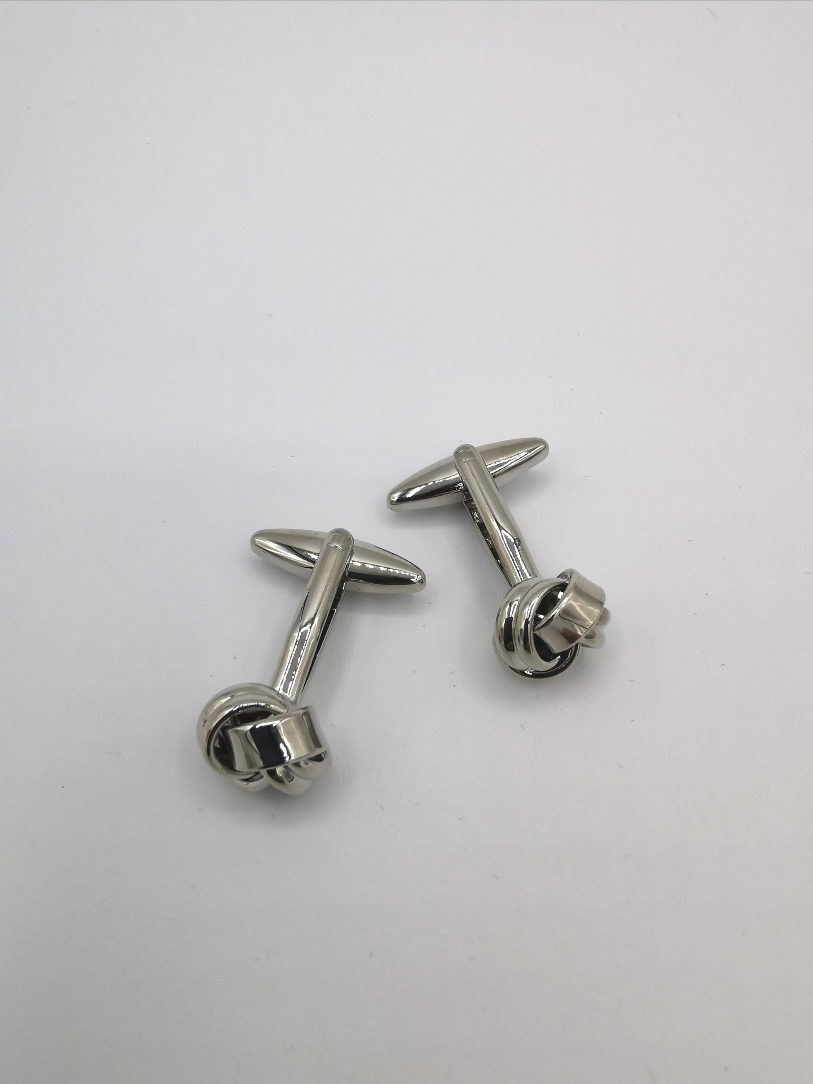 <p>"Knot" cufflinks</p>