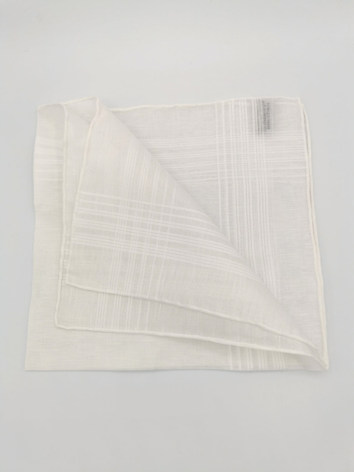 Simonnot-Godard white pocket square with white woven grid on the edges