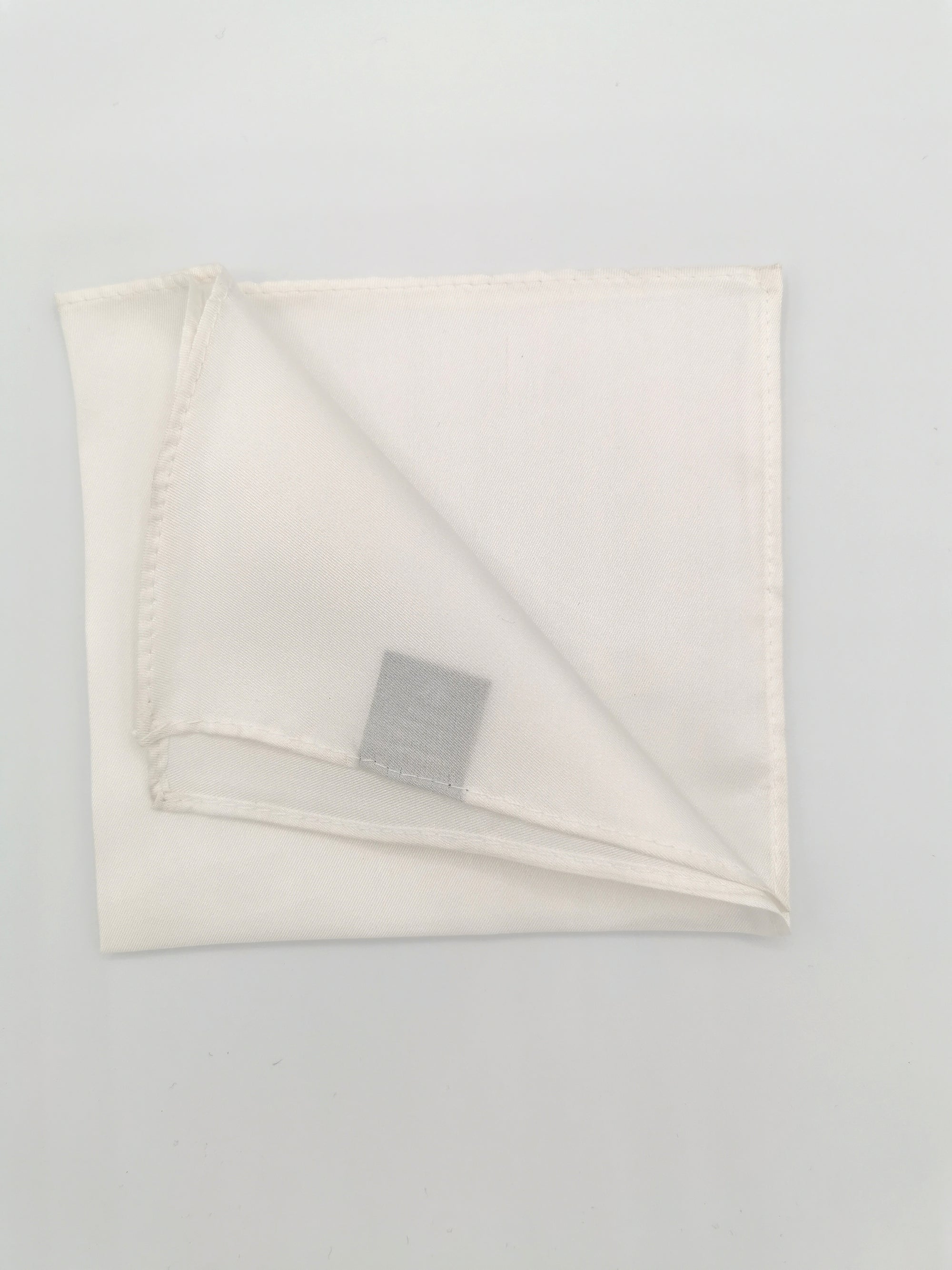 White silk satin pocket square&nbsp;