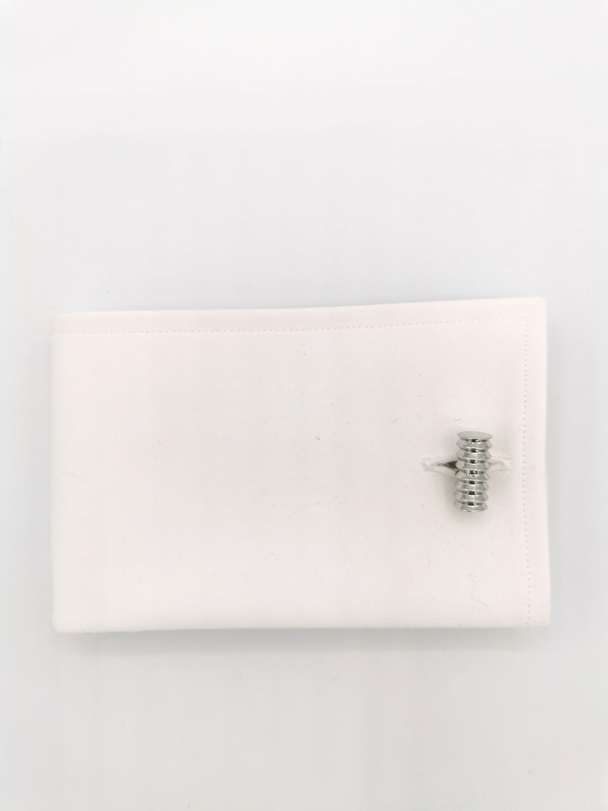 &lt;p&gt;&quot;Screw&quot; cufflinks&lt;/p&gt;