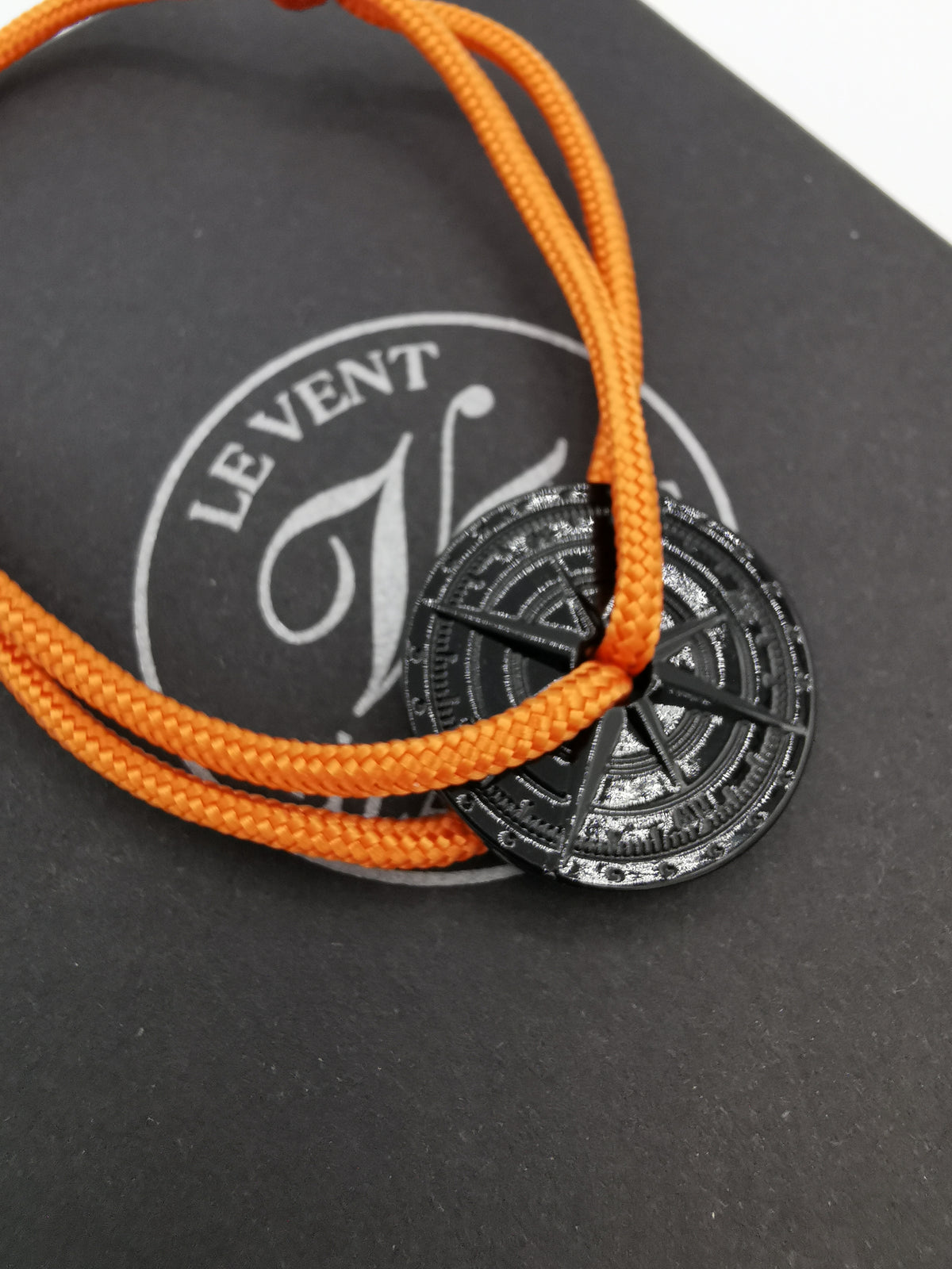 BRACELET LE VENT À LA FRANÇAISE &quot;NOIR ASPHALT&quot; ORANGE