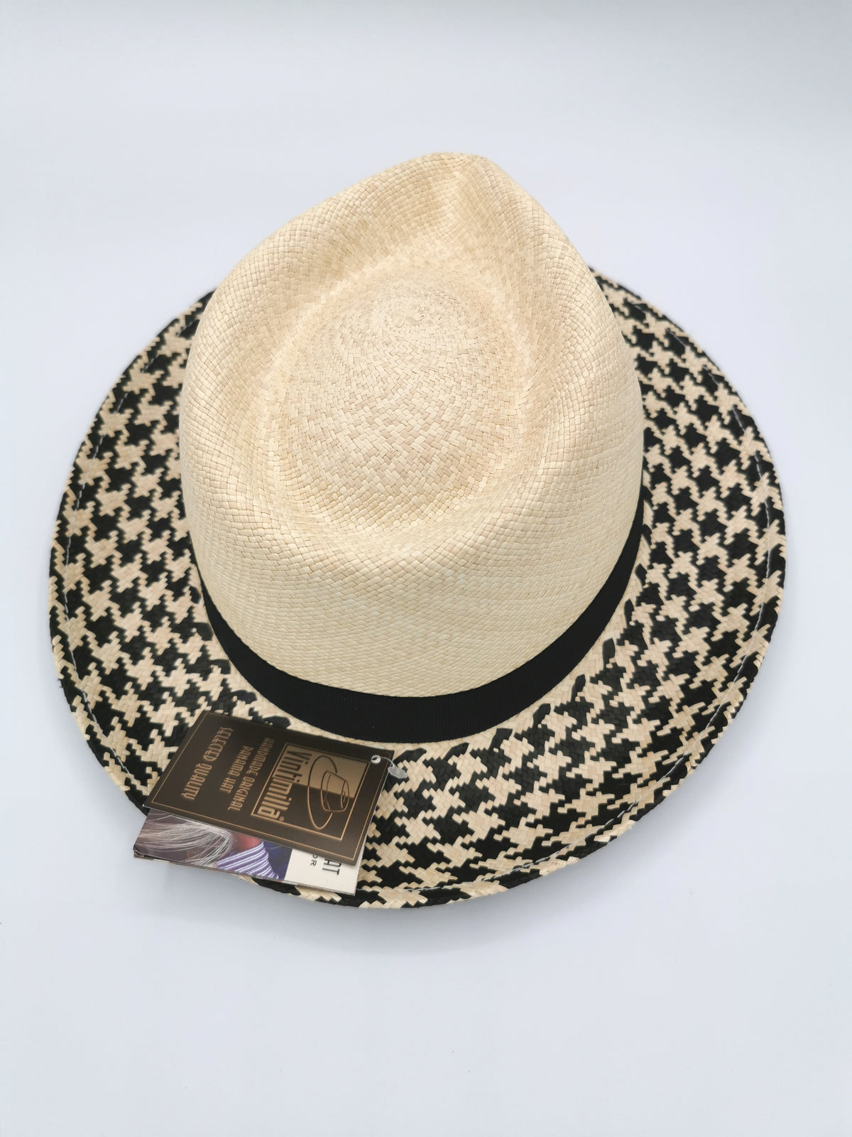 Short Panama hat in natural and black colors and black headband
