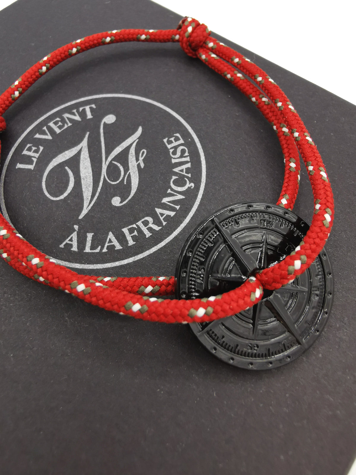BRACELET LE VENT À LA FRANÇAISE &quot;NOIR ASPHALT&quot; RED SPECKLED