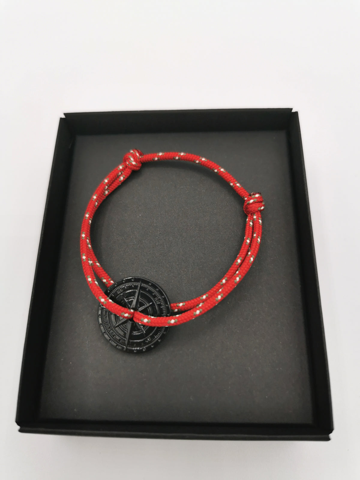 BRACELET LE VENT À LA FRANÇAISE &quot;NOIR ASPHALT&quot; RED SPECKLED