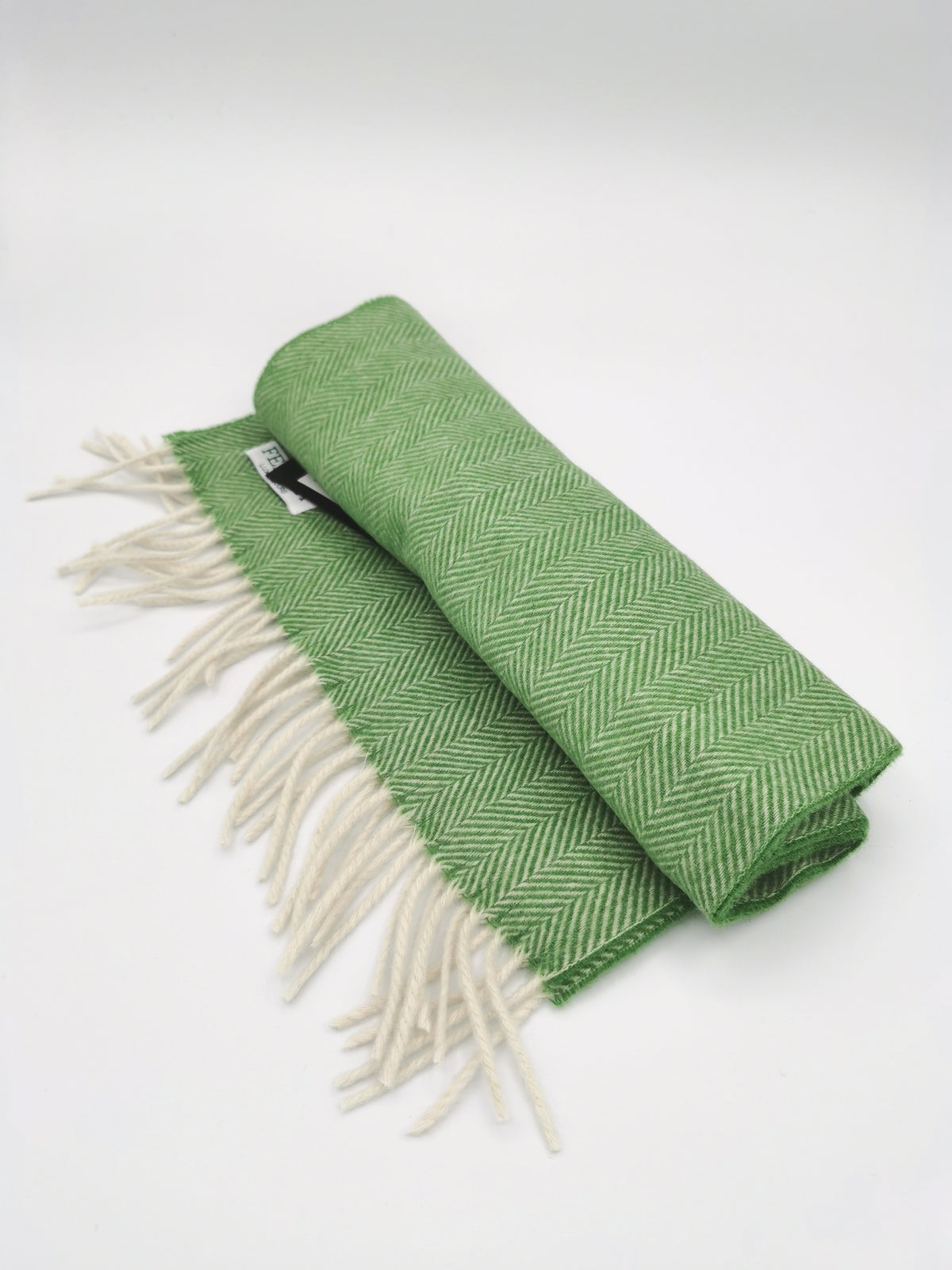 Herringbone cashmere scarf with white fringes