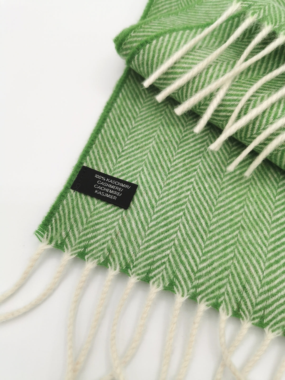 Herringbone cashmere scarf with white fringes