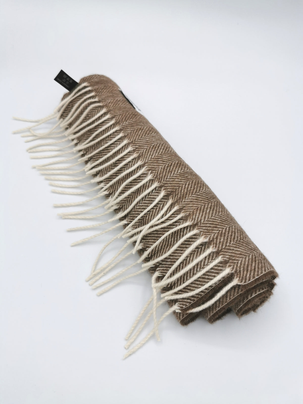 Herringbone cashmere scarf with white fringes