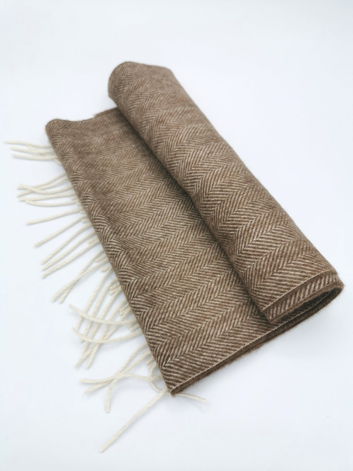 Herringbone cashmere scarf with white fringes