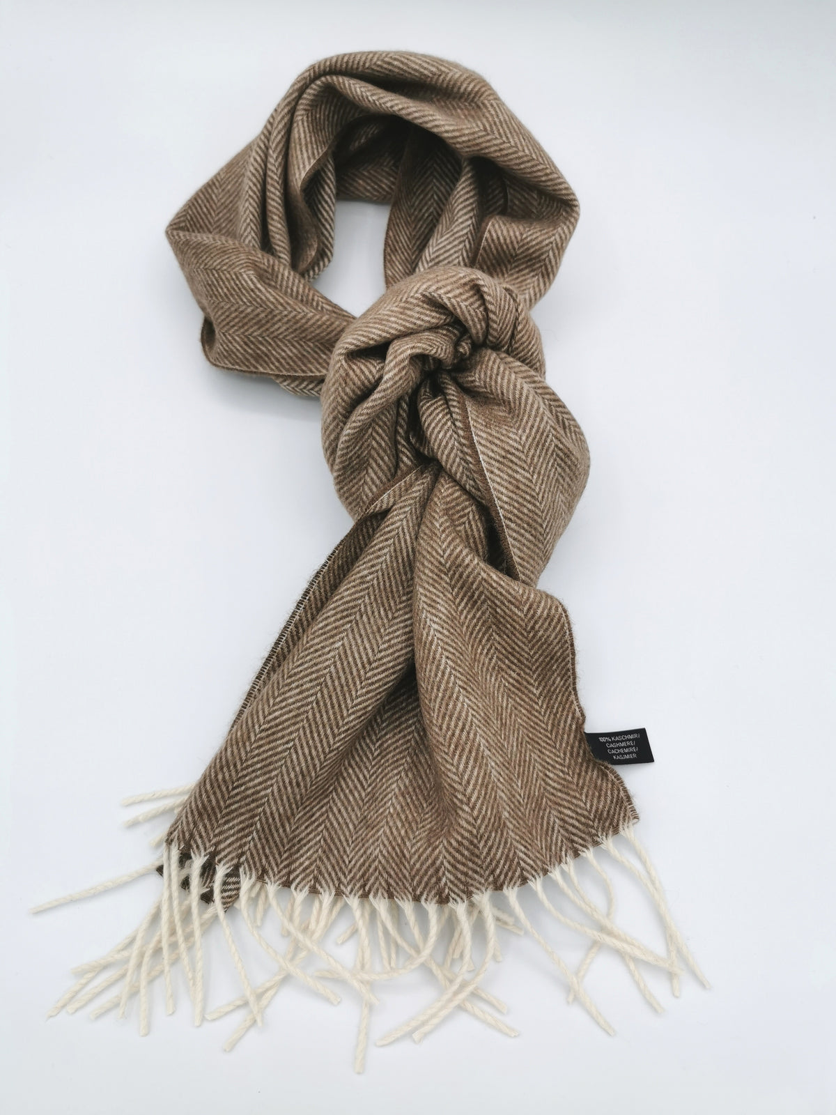 Herringbone cashmere scarf with white fringes