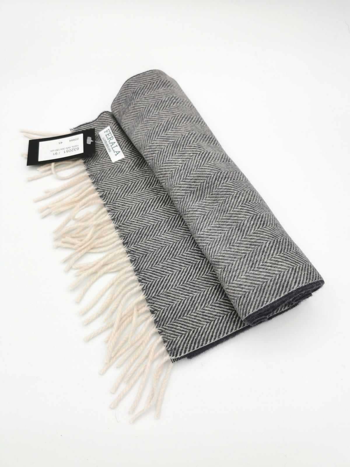 Herringbone cashmere scarf with white fringes