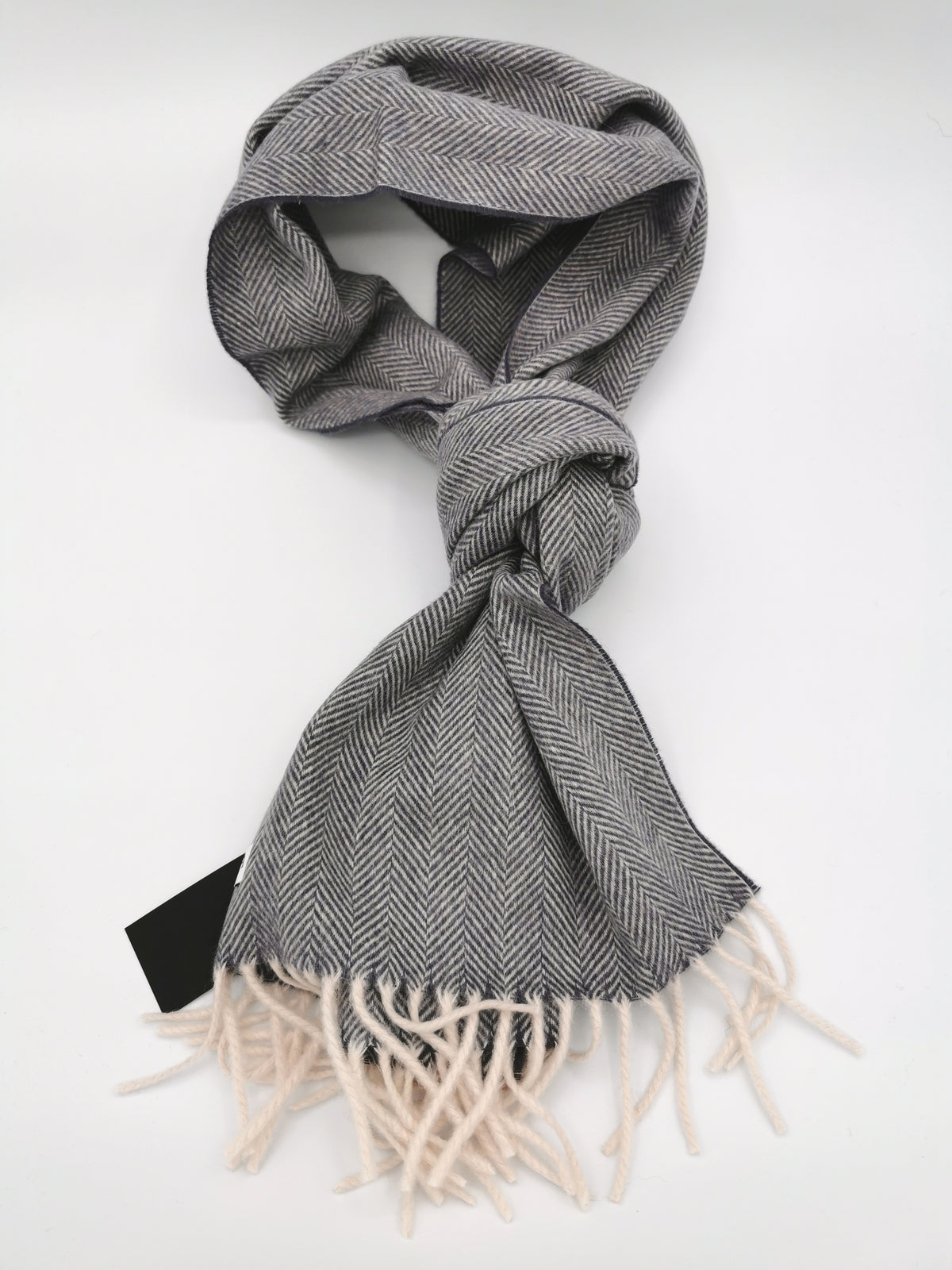Herringbone cashmere scarf with white fringes