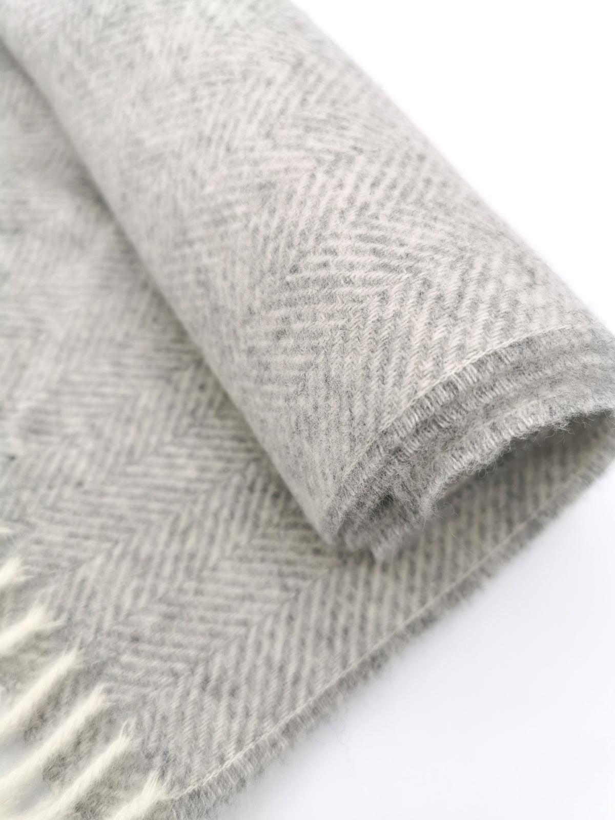 Herringbone cashmere scarf with white fringes