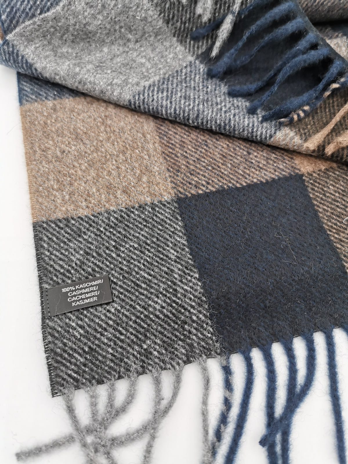 Écharpe en cachemire à carreaux