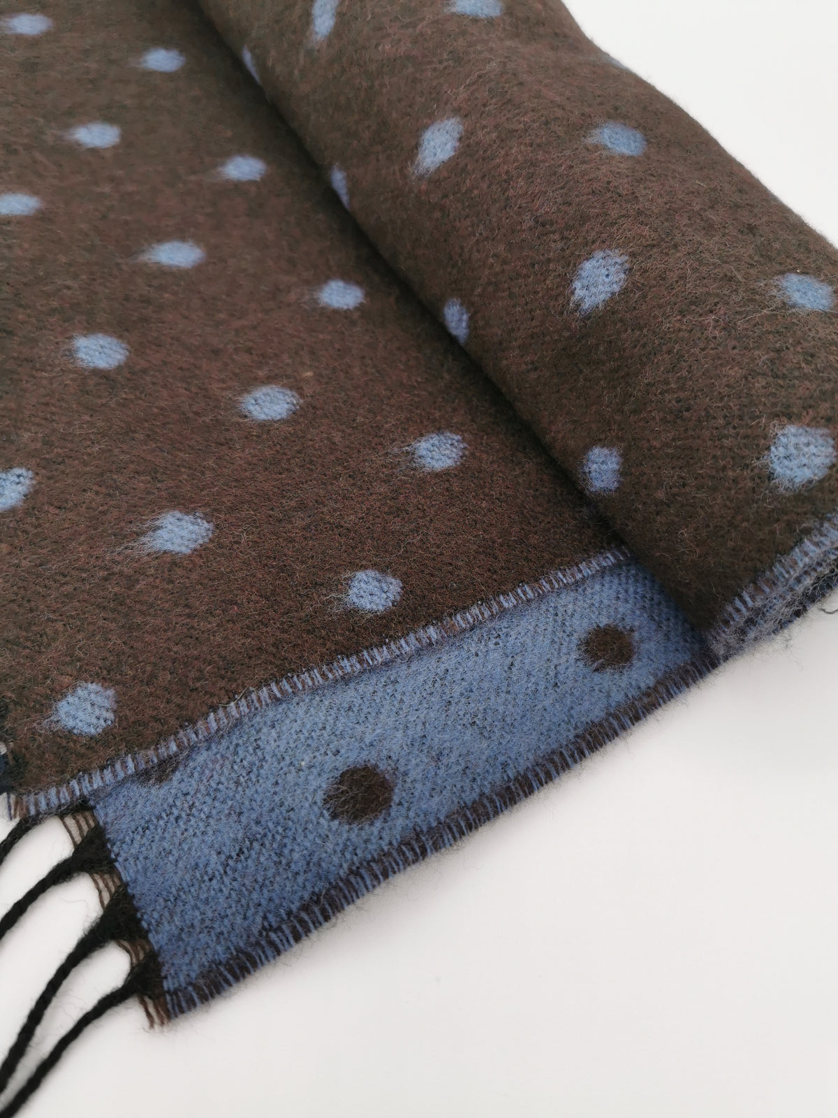 Wool/cashmere scarf with polka dots