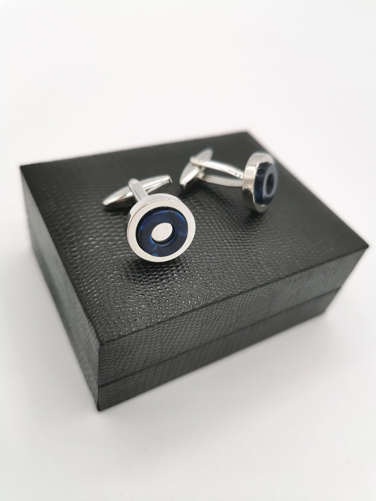 &lt;p id=&quot;isPasted&quot;&gt;CUFFLINKS CIRCLES&lt;/p&gt;