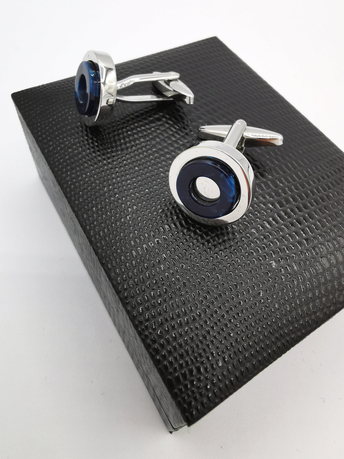 &lt;p id=&quot;isPasted&quot;&gt;CUFFLINKS CIRCLES&lt;/p&gt;
