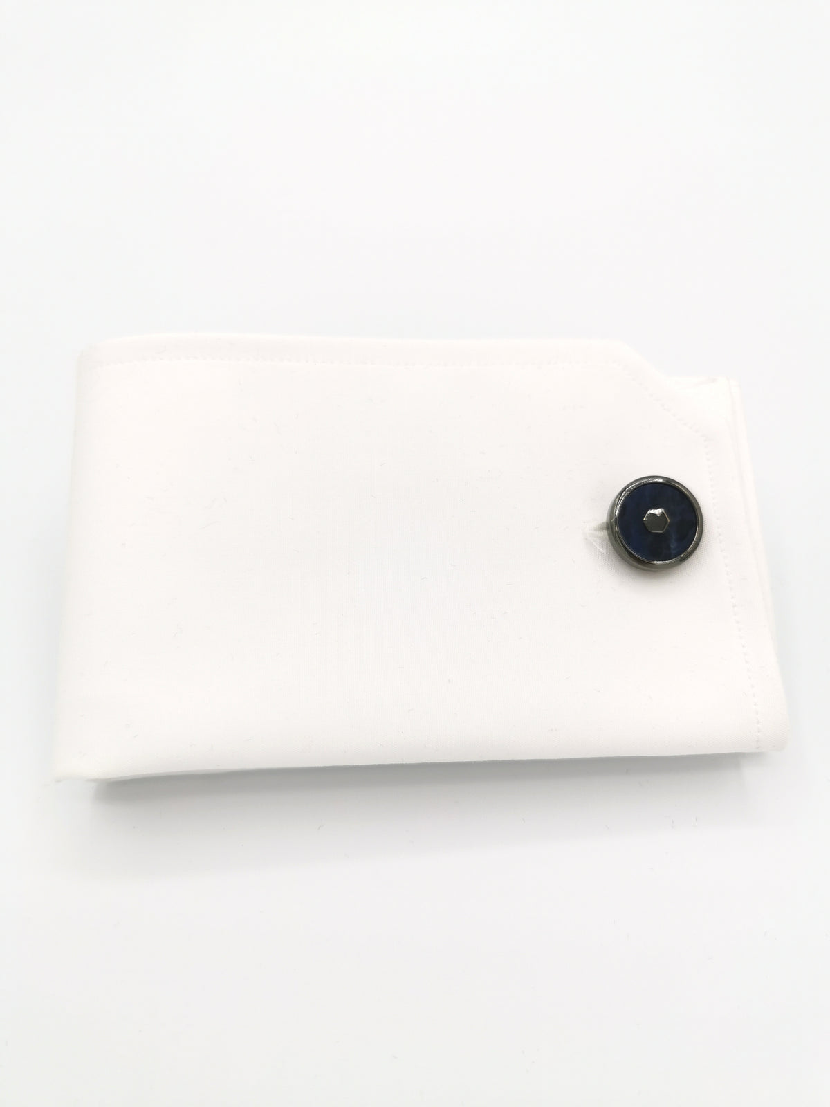 &lt;p id=&quot;isPasted&quot;&gt;HEXY MIDDLE CUFFLINKS&lt;/p&gt;