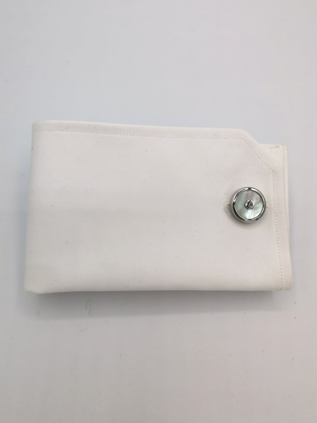 &lt;p id=&quot;isPasted&quot;&gt;HEXY MIDDLE CUFFLINKS&lt;/p&gt;