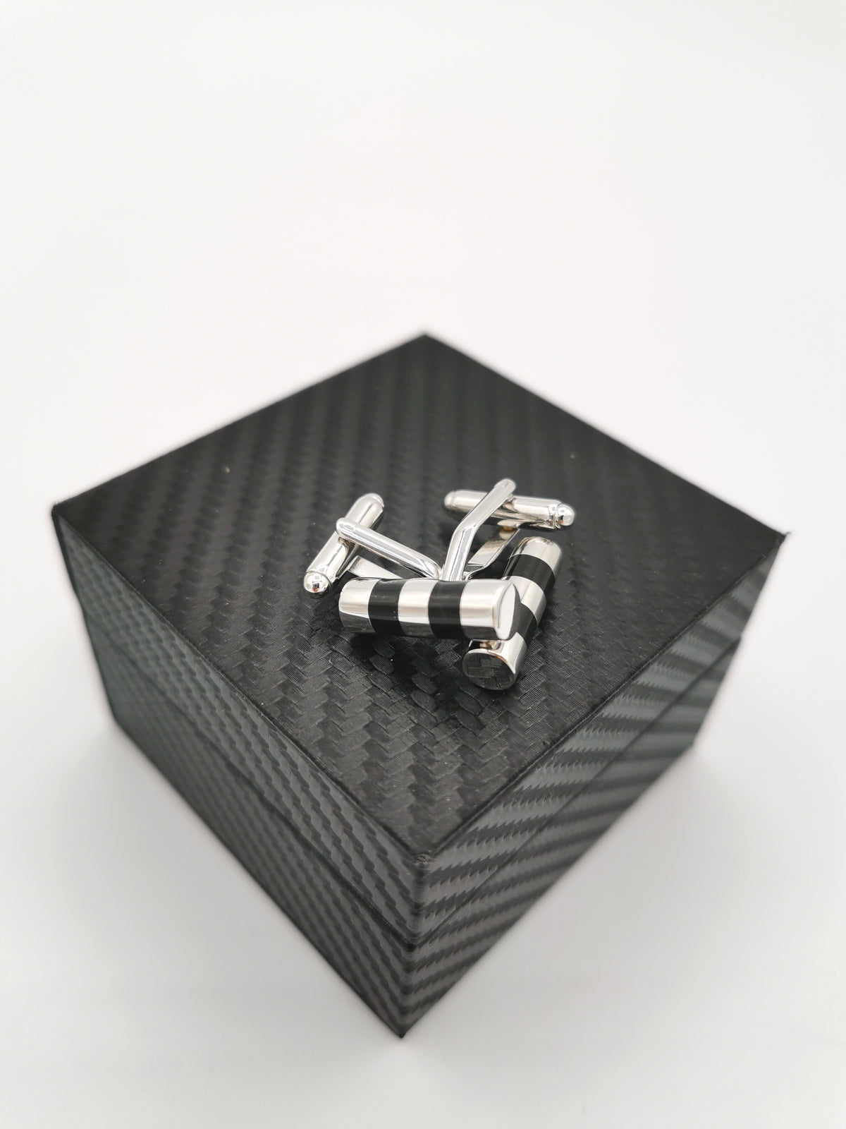 BLACK STRIPED CUFFLINKS