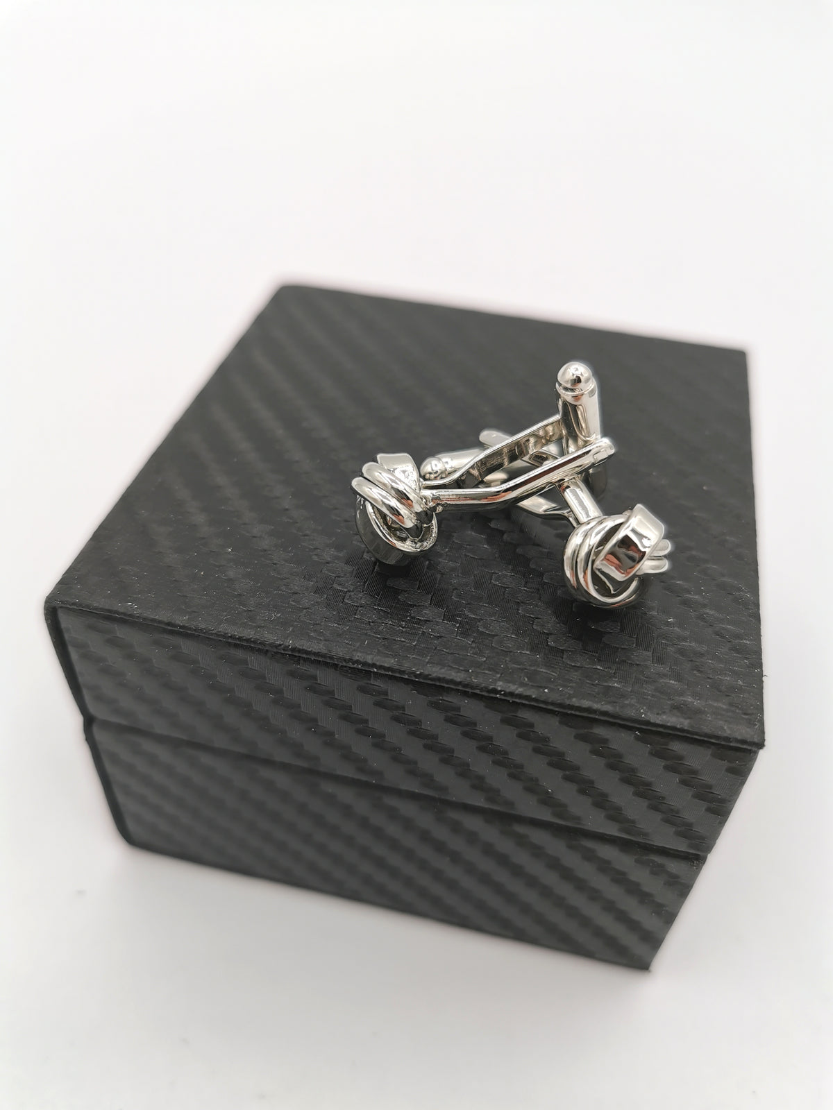 SILVER KNOT CUFFLINKS