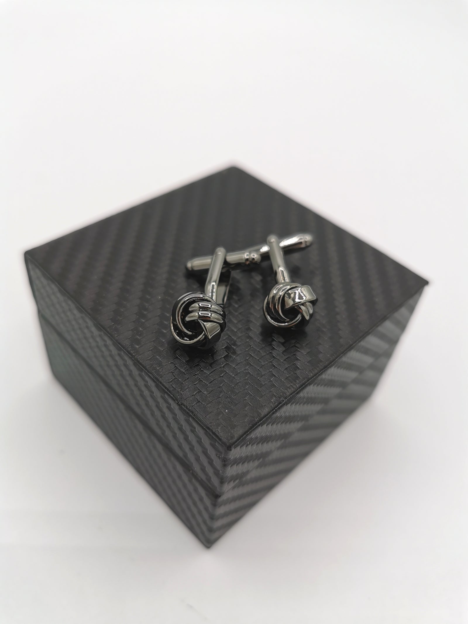 <p id="isPasted">BLACK BOW CUFFLINKS</p>