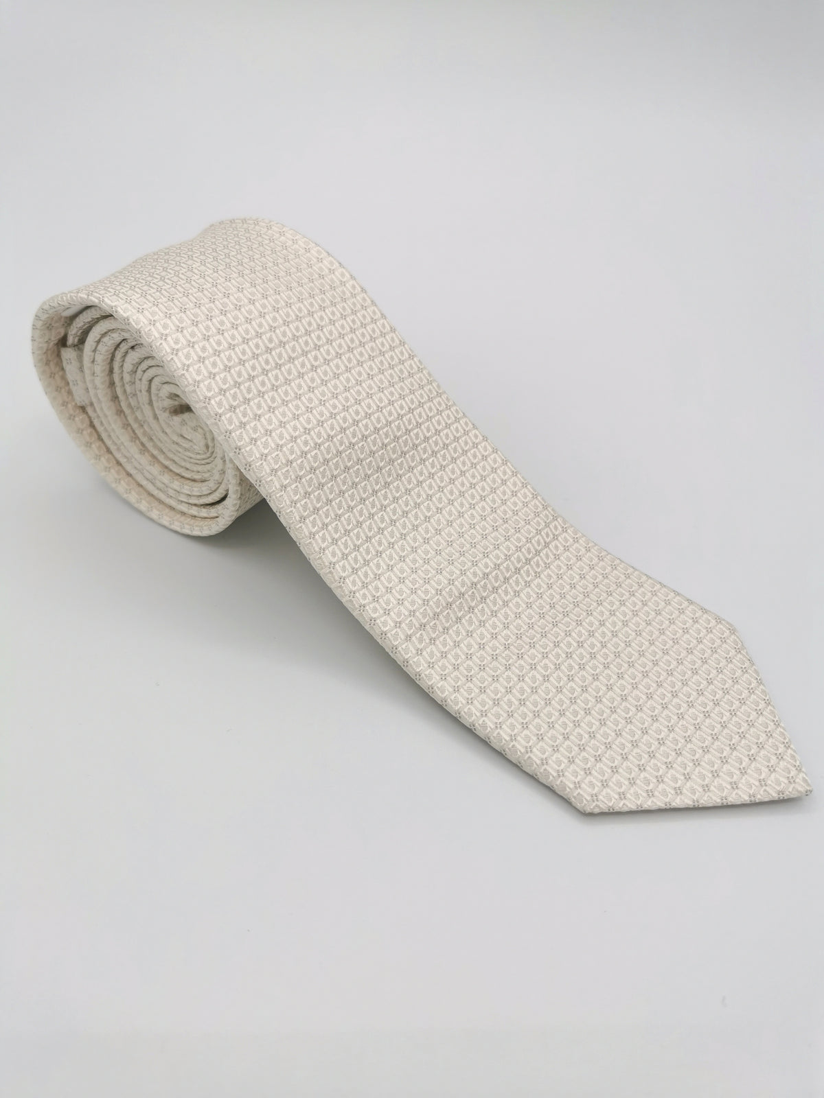 Ferala ivory silk tie with rectangle pattern