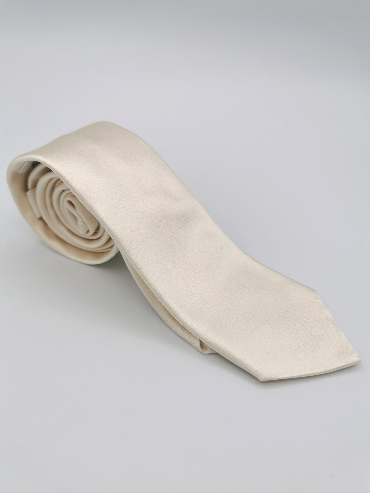 Ferala silk tie