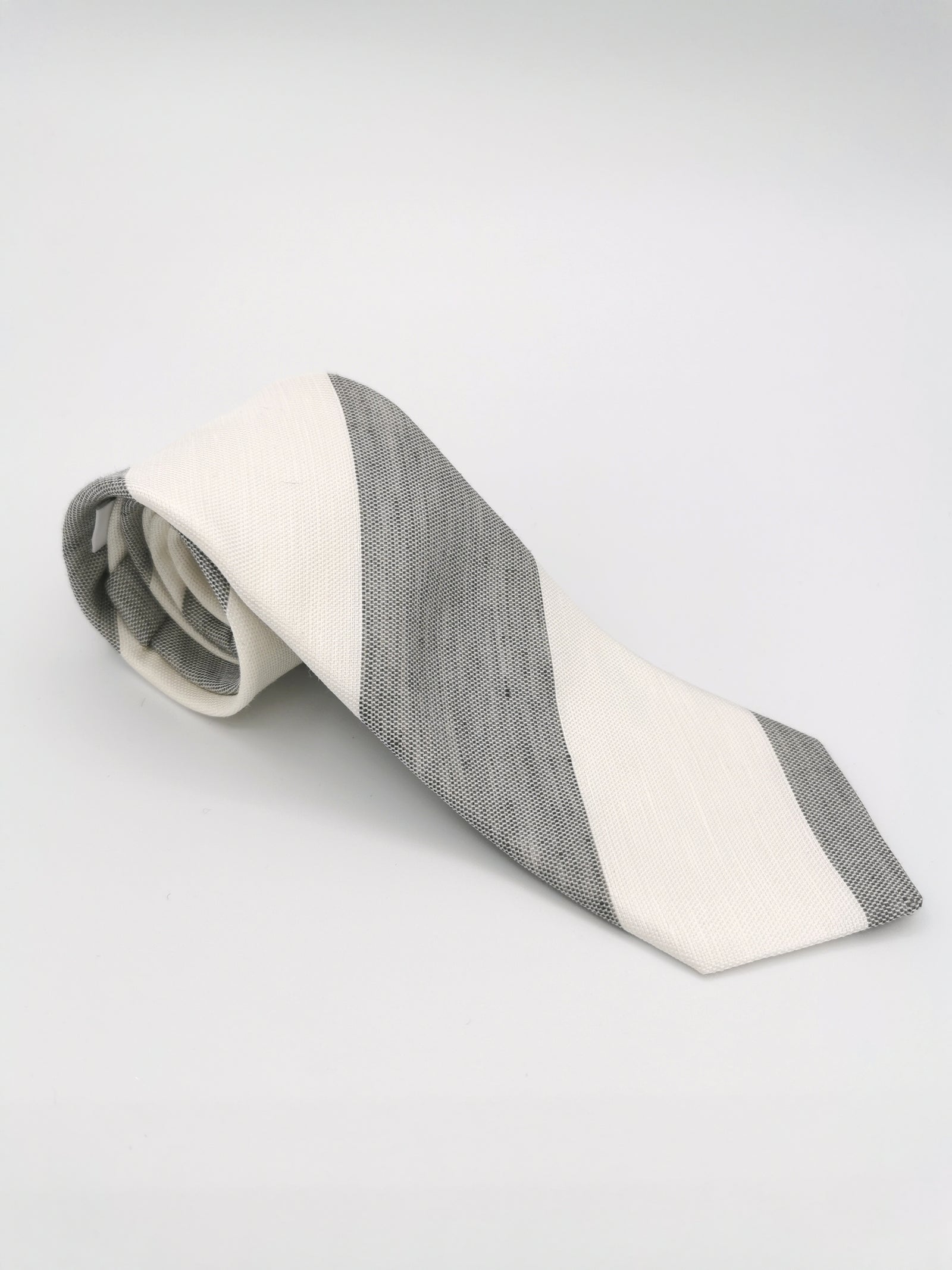 Ferala tie in silk with large stripes