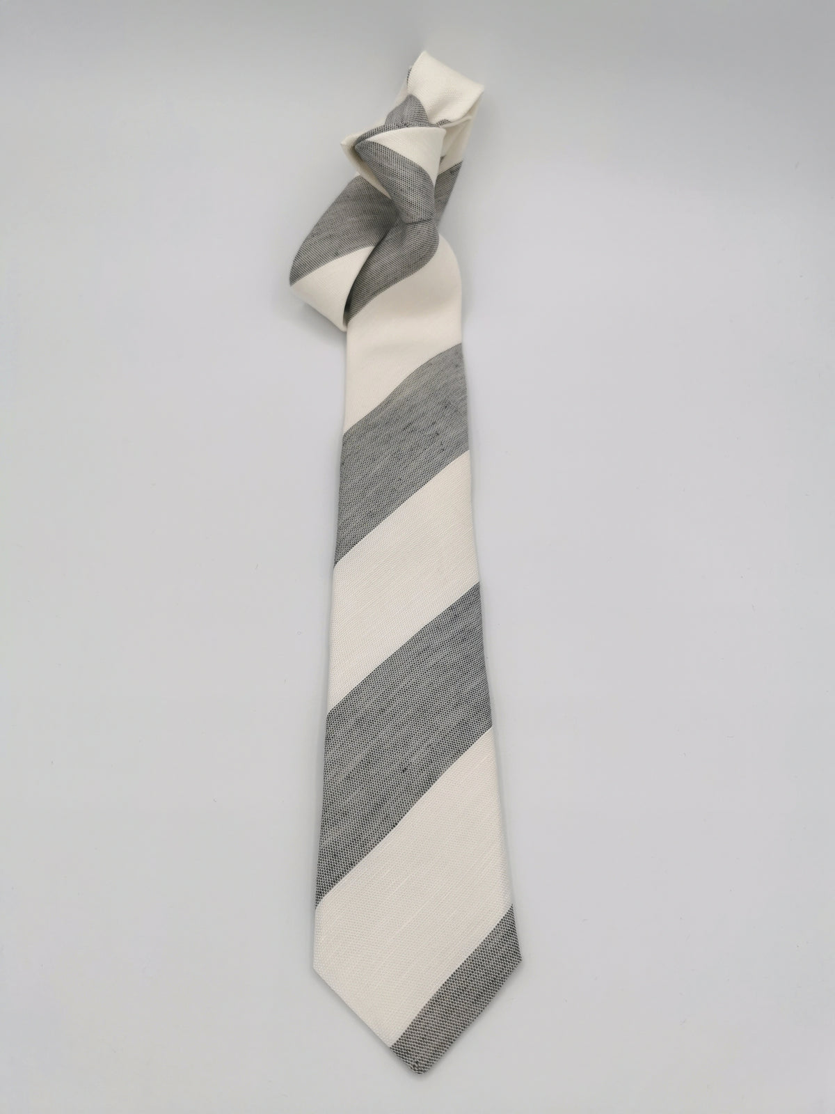 Ferala tie in silk with large stripes