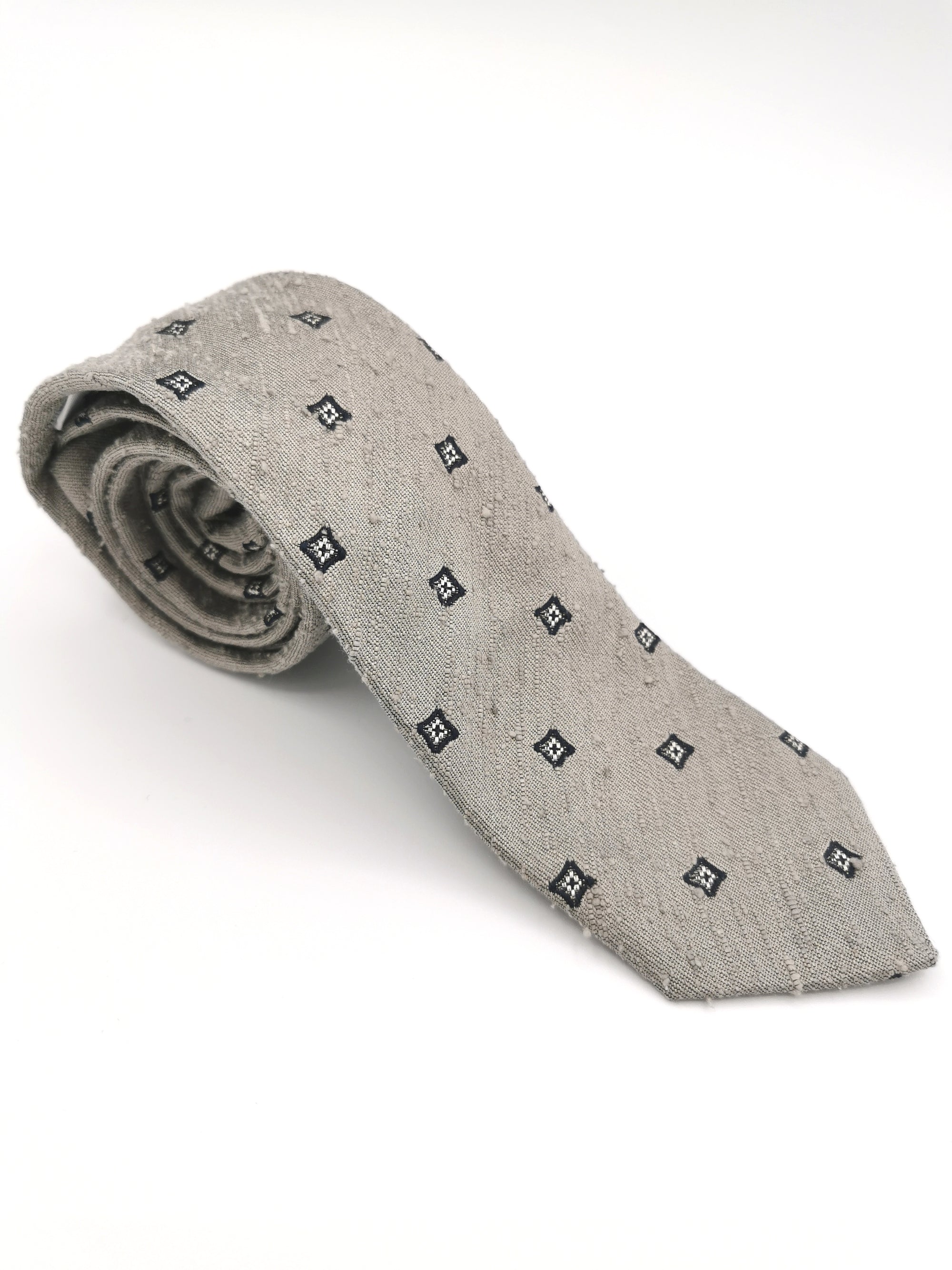 Shantung silk tie with small rectangles pattern